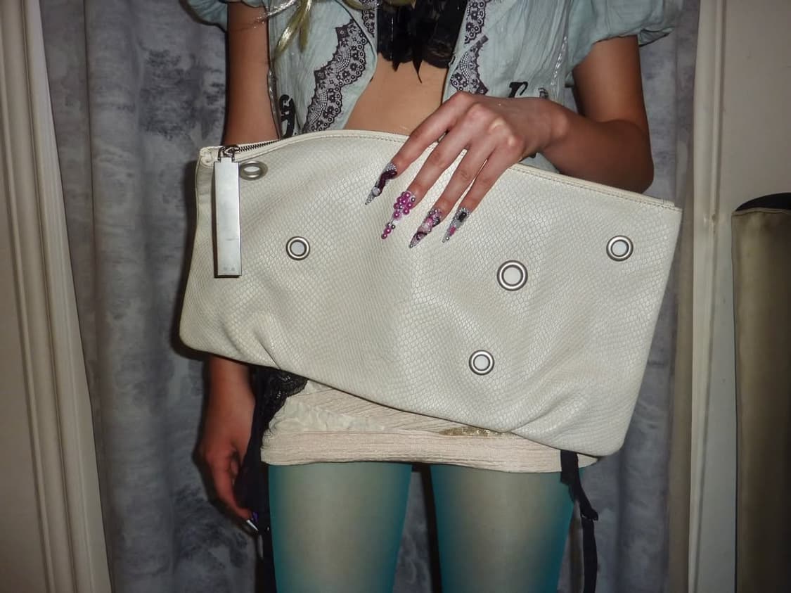 White eyelet clutchbag 상품이미지1