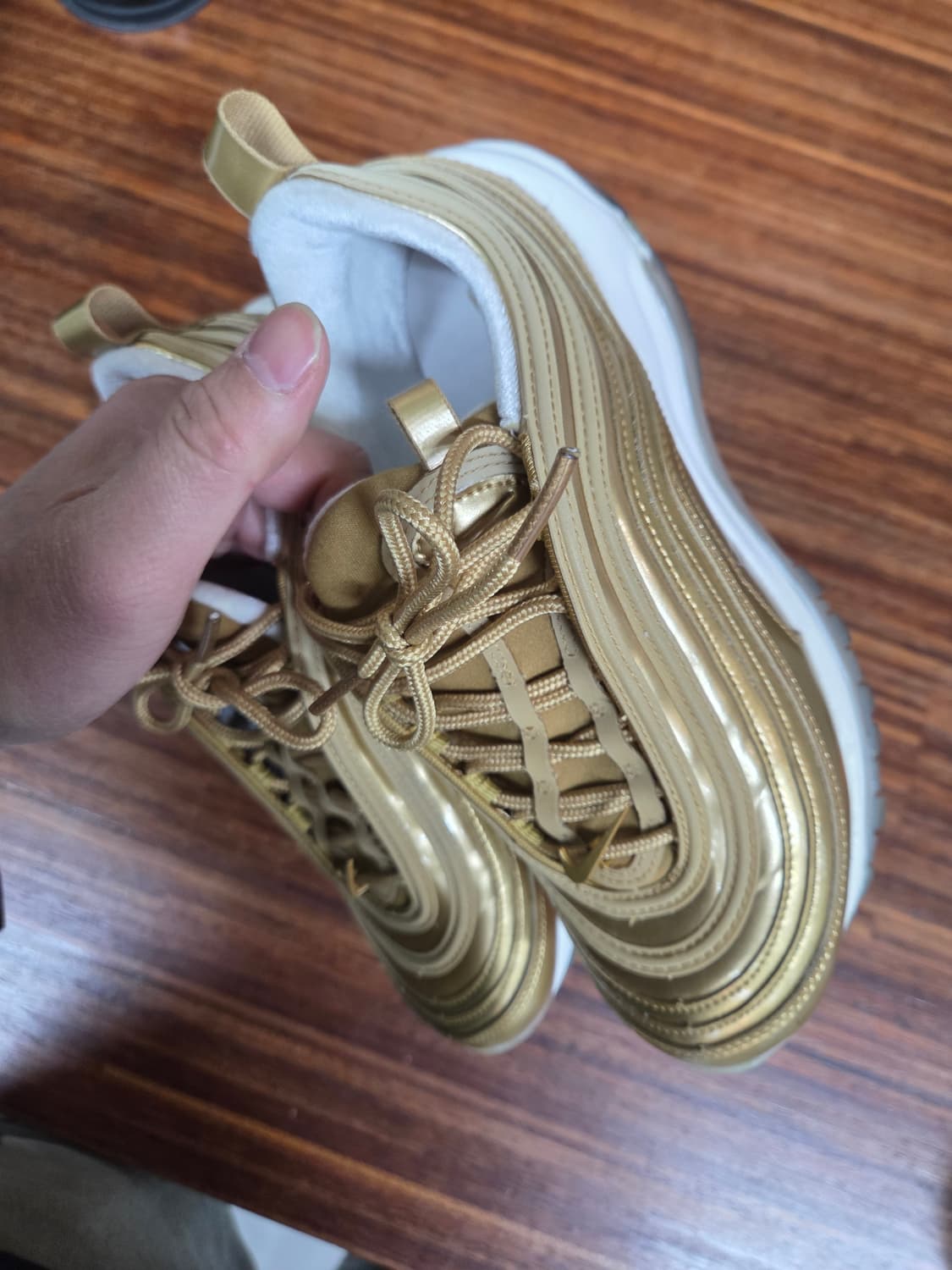 나이키 에어맥스 97 메탈릭골드 240 상품이미지7