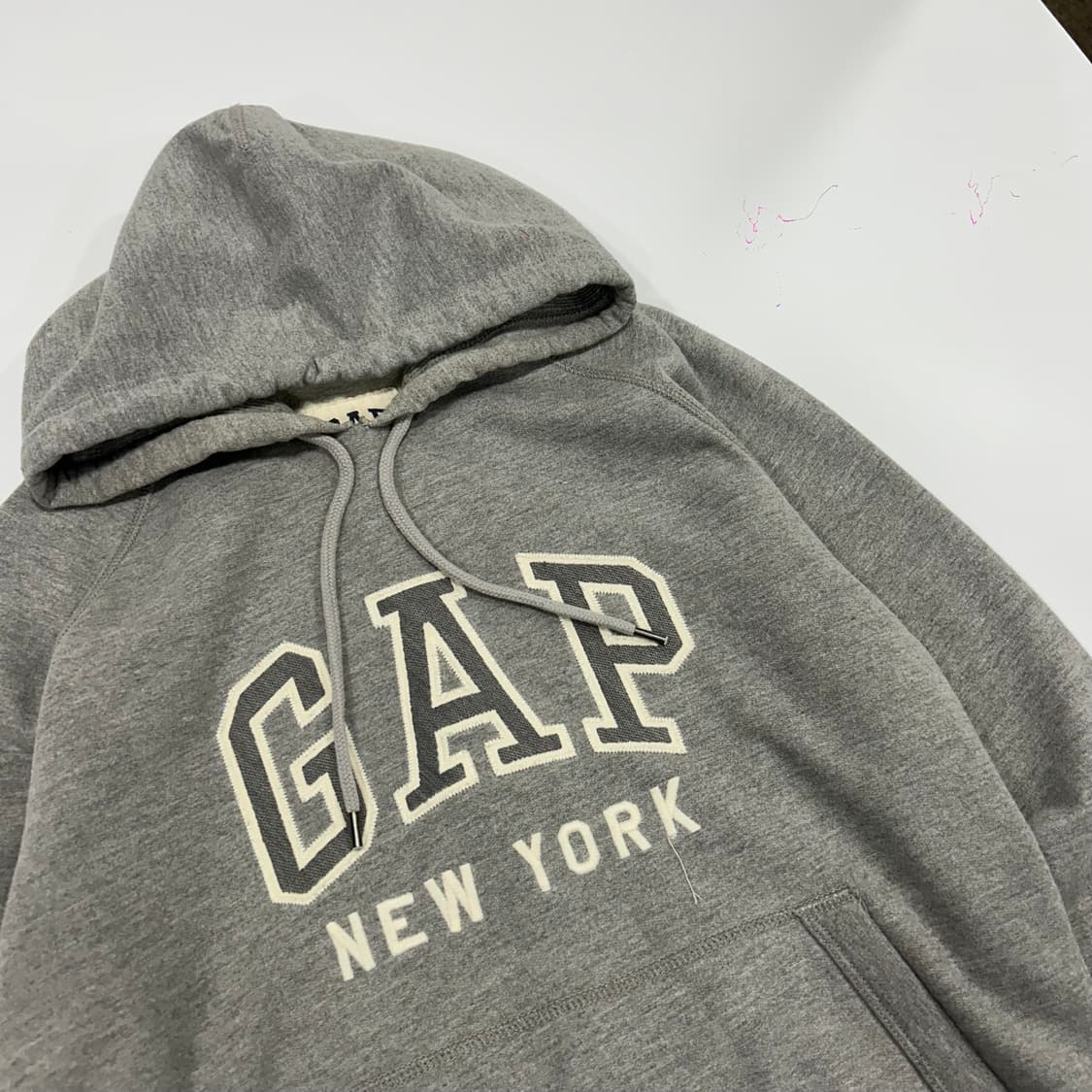 Gap 갭 뉴욕 그레이 후드티 상품이미지4