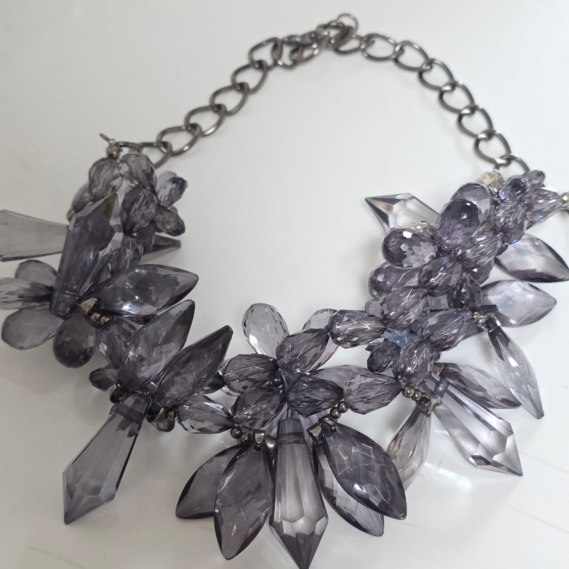 zara 빈티지)블랙 아크릴 크리스탈 앤틱 고딕모리갸루 플로럴 목걸이 상품이미지3