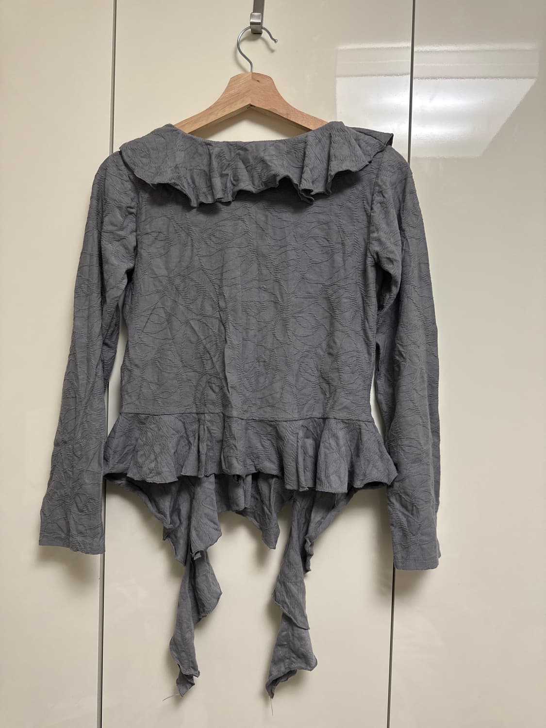 더기 윙클 프릴 블라우스 티셔츠 gray 상품이미지3