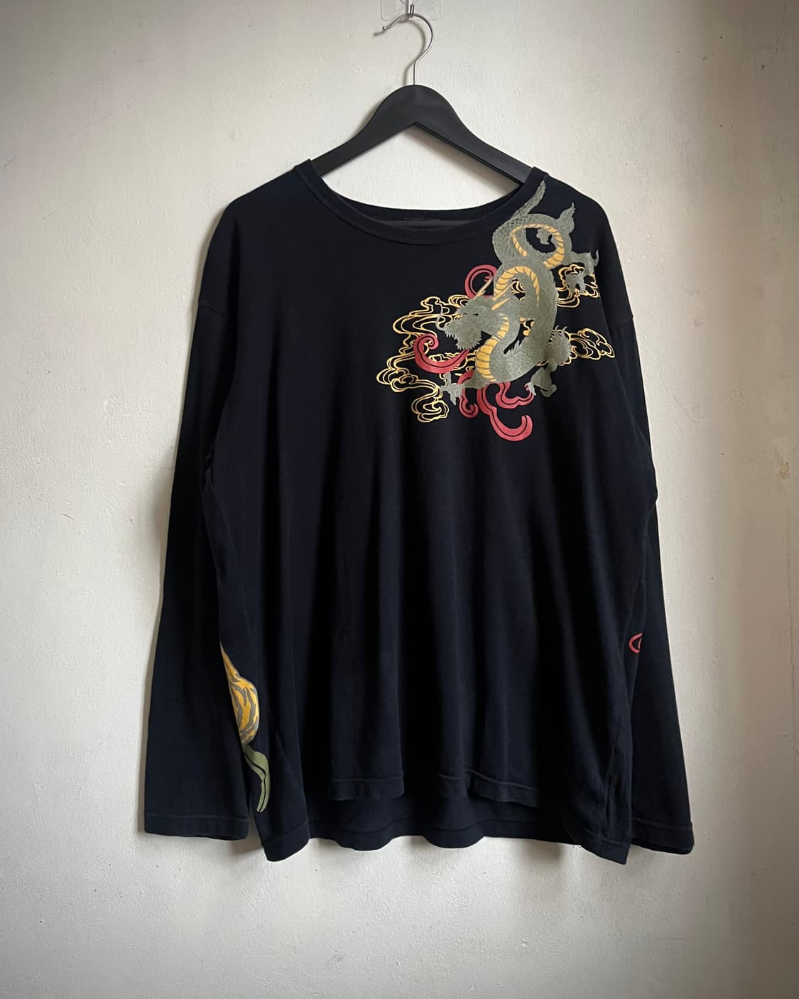 90-00s AMORE PURO 龍虎相搏 Print Long-Sleeve 상품이미지3