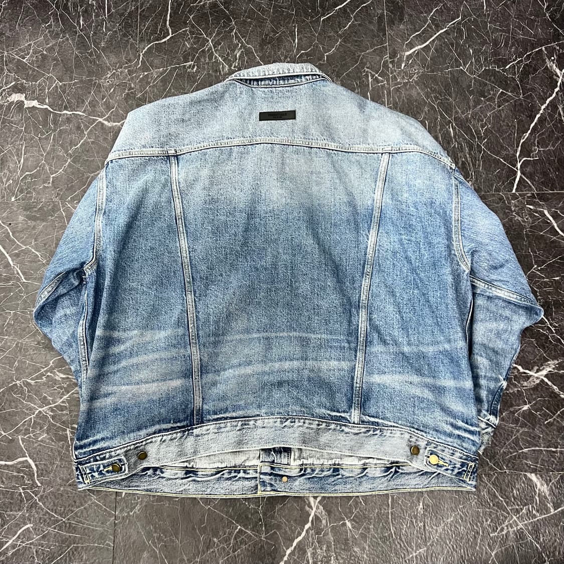 피어오브갓 에센셜 22FW 데님 트러커 자켓 상품이미지4