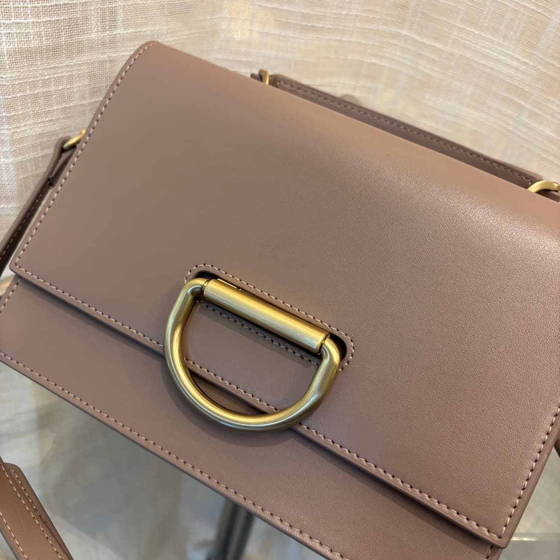 정품 마리아꾸르끼 가죽 크로스백     상품이미지4