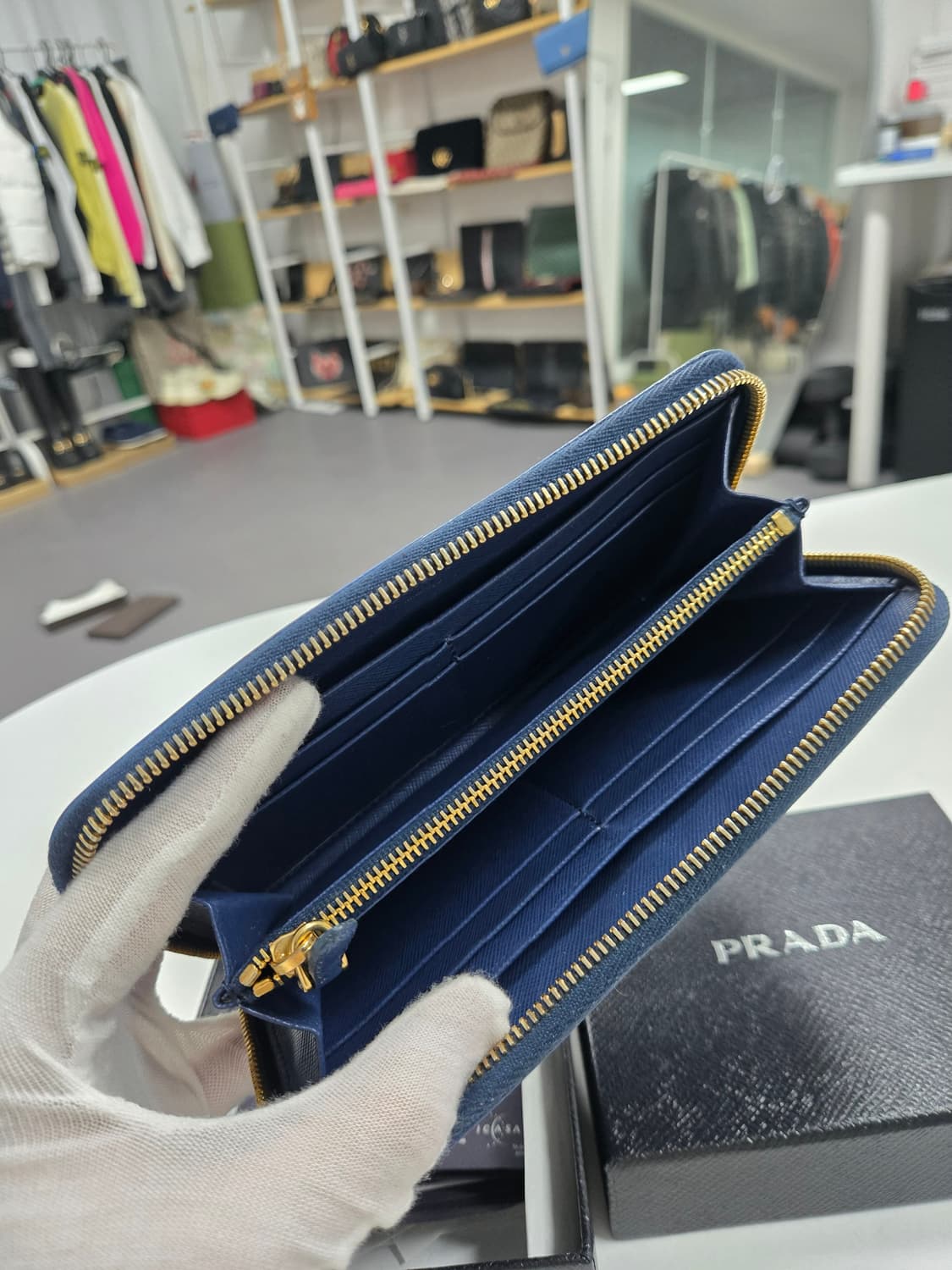 [50%할인] 프라다 지퍼돌이 장지갑 상품이미지6