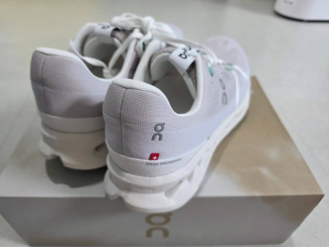 [새상품] 온러닝 러닝화 클라우드 서퍼 295 상품이미지4