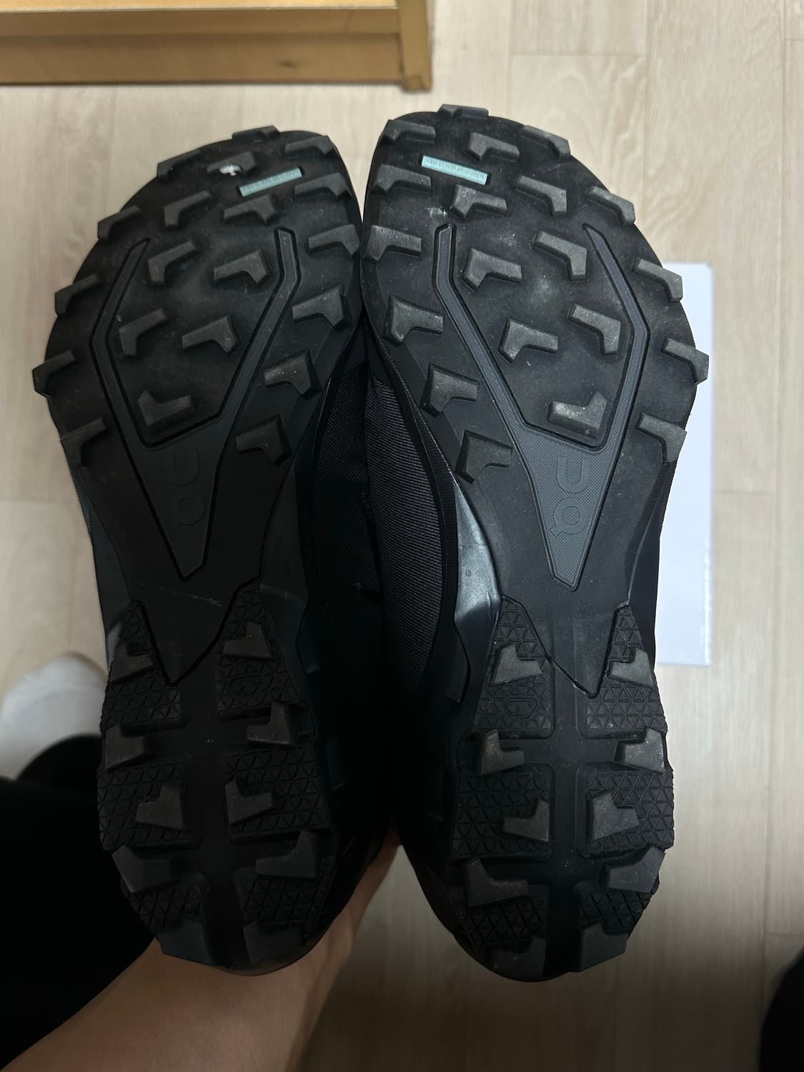 파프 x 온러닝 클라우드벤쳐 피크 올 블랙 상품이미지3