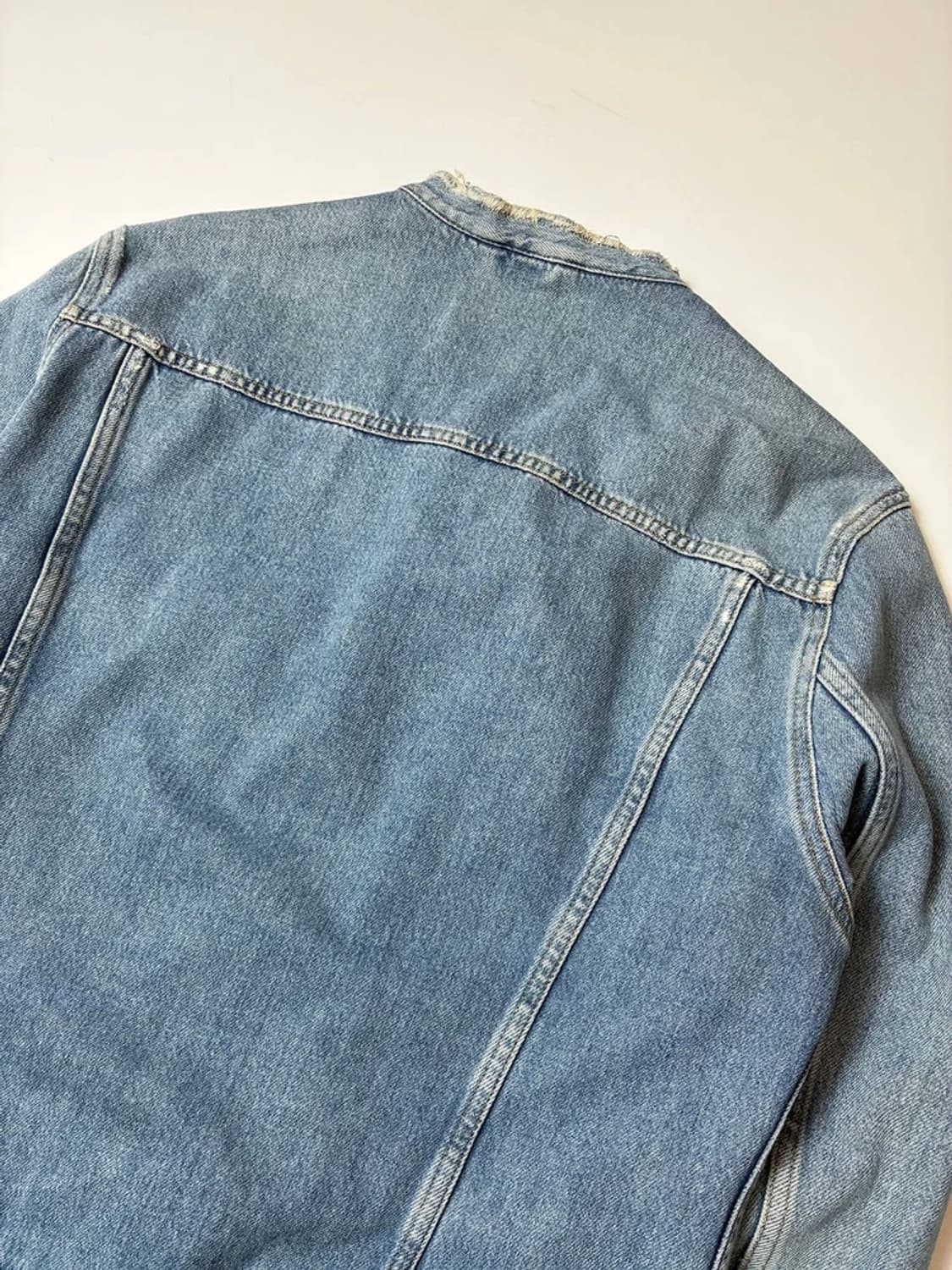 아크네 스튜디오 데님 노카라 트러커 자켓 PN8540 상품이미지7