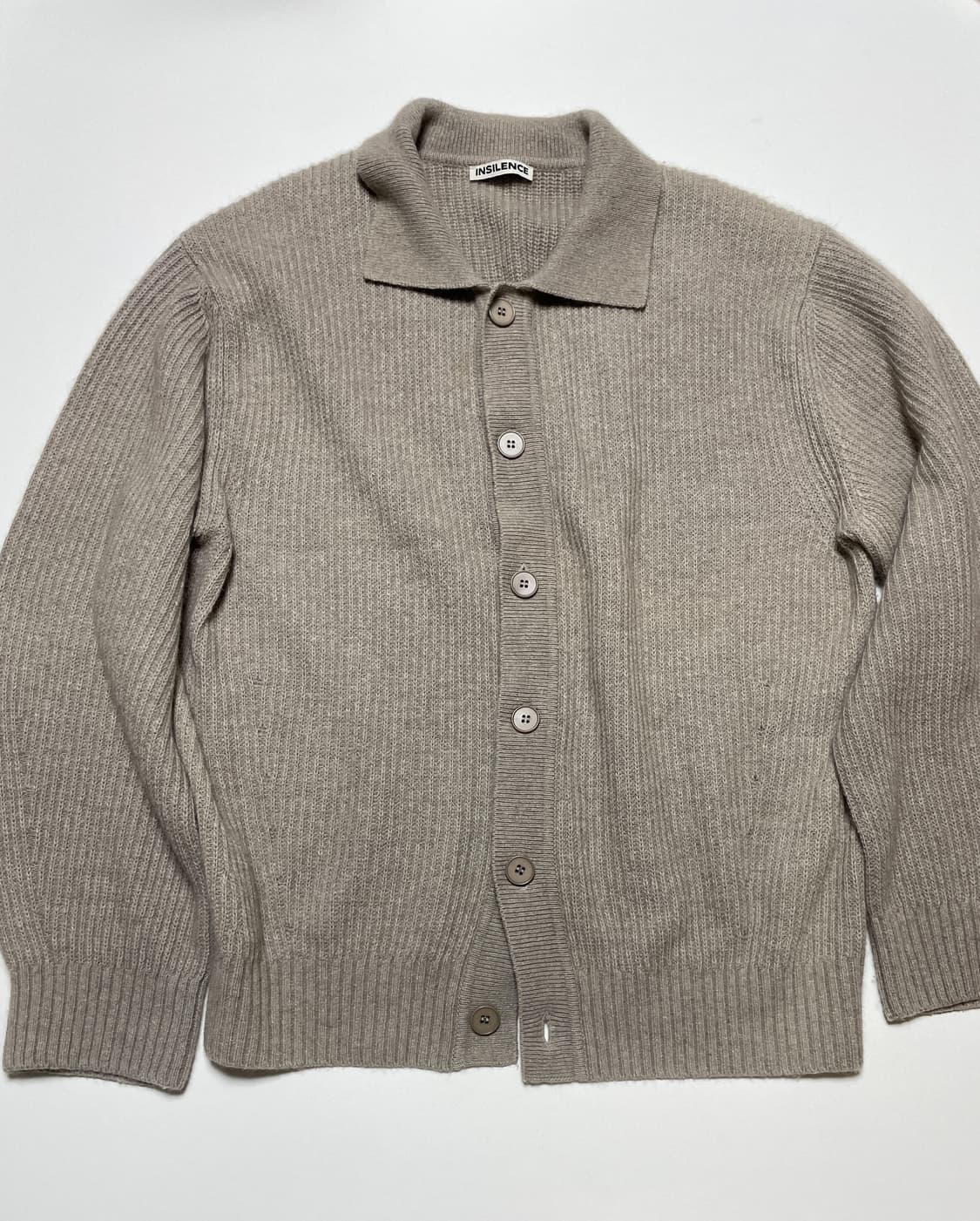 인사일런스 라쿤 카라 가디건 상품이미지2