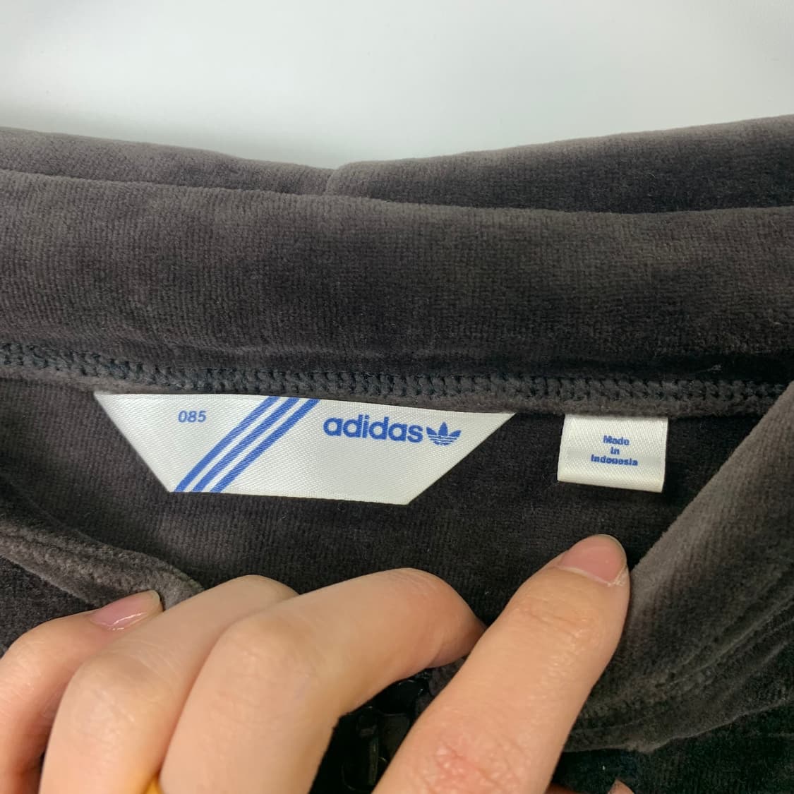 아디다스 대장급 벨벳 브라운 후드 집업 상품이미지6