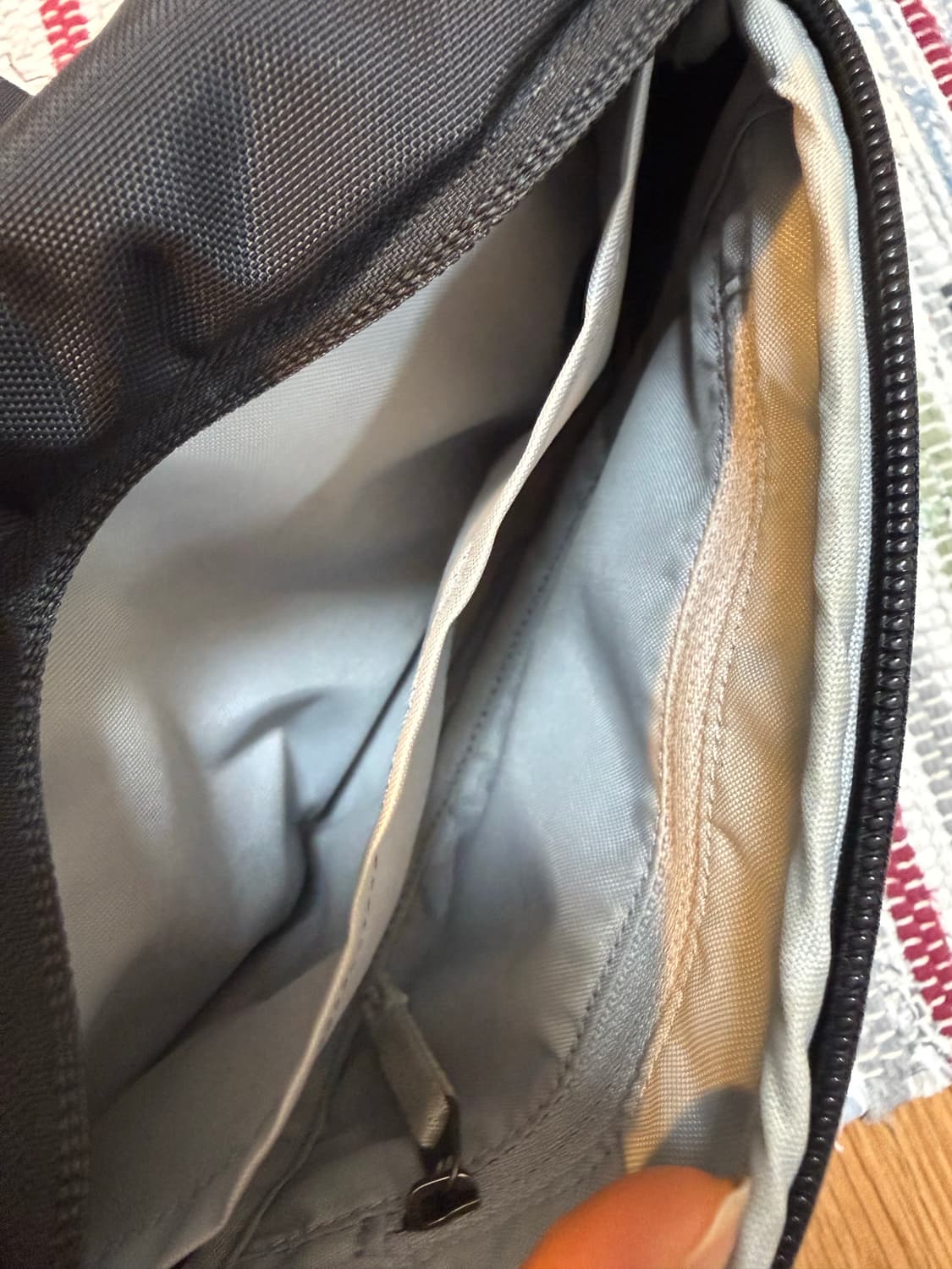 아크테릭스 바디크로스백 급처급처 상품이미지3