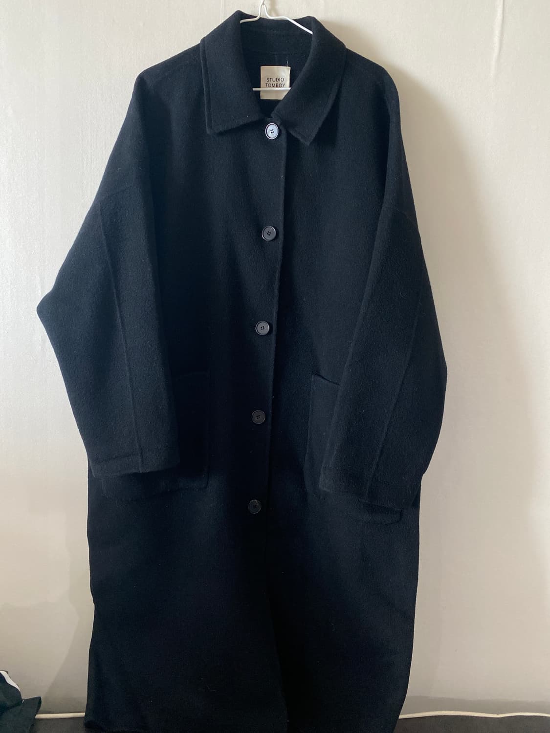 스튜디오 톰보이 블랙 롱 코트 90 상품이미지1