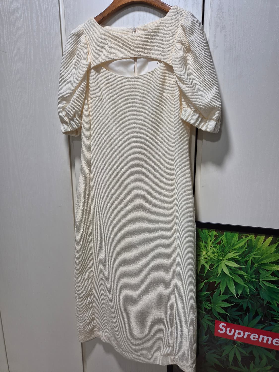 (타임세일)(새상품)OUTSHELL 아이보리 퍼프 반팔 원피스 상품이미지2