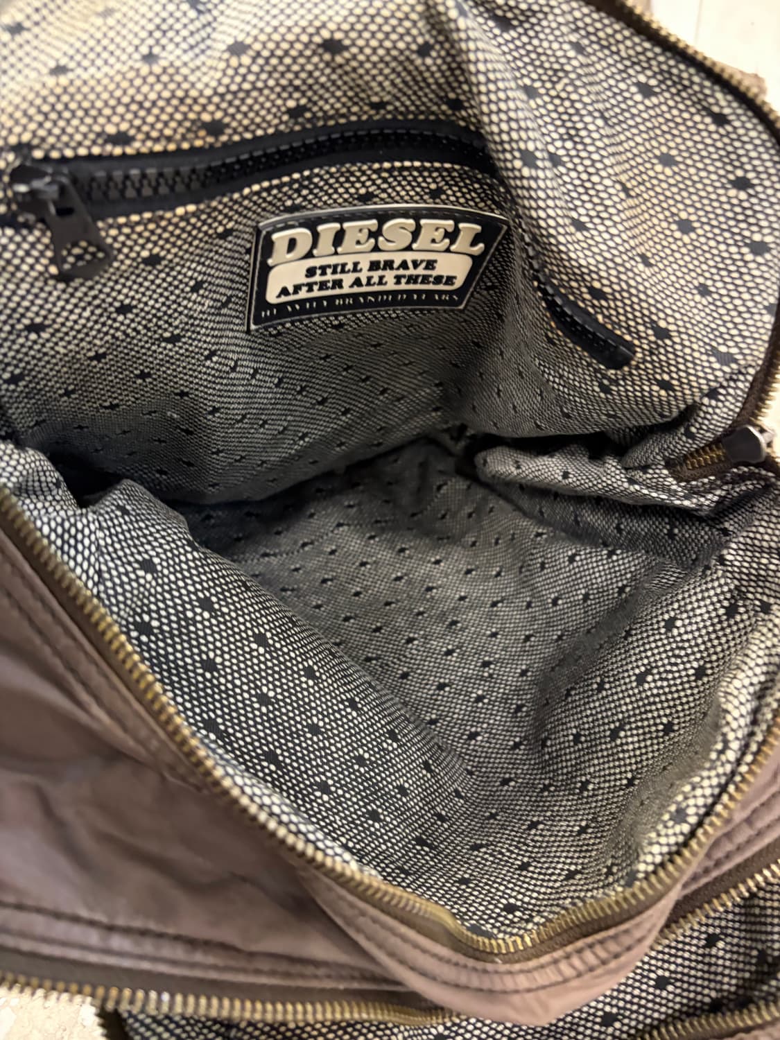 Diesel multi pocket shoulder bag brown  상품이미지6