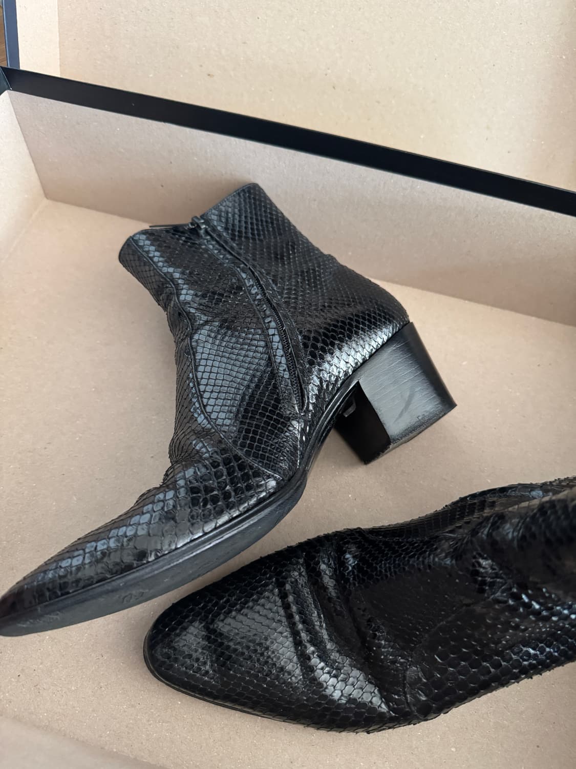 생로랑 파이썬 스네이크 스킨 첼시부츠 상품이미지2