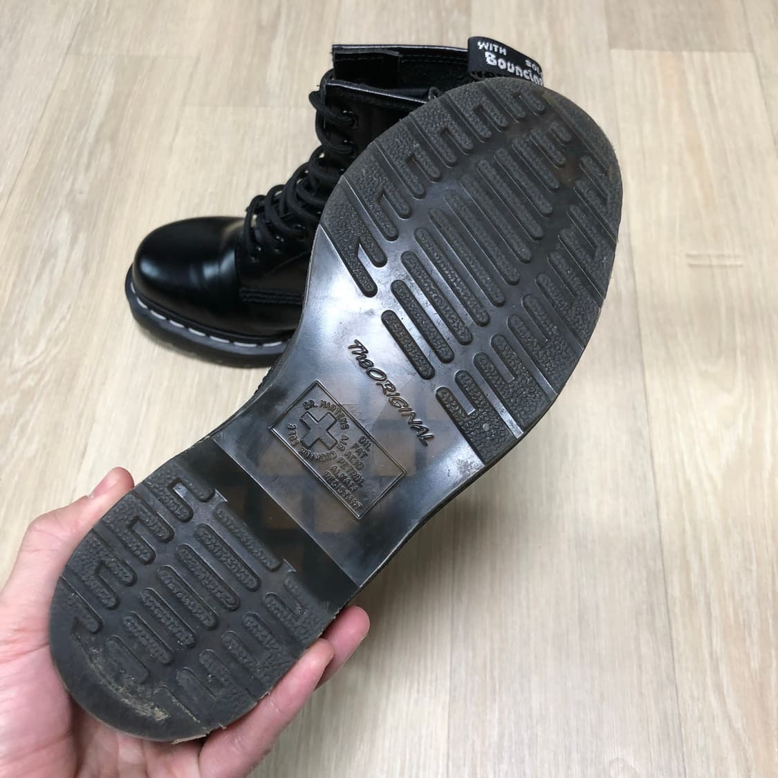 (230) 닥터마틴 Dr.martens 1460 화이트 스티치 8홀 부츠 상품이미지5