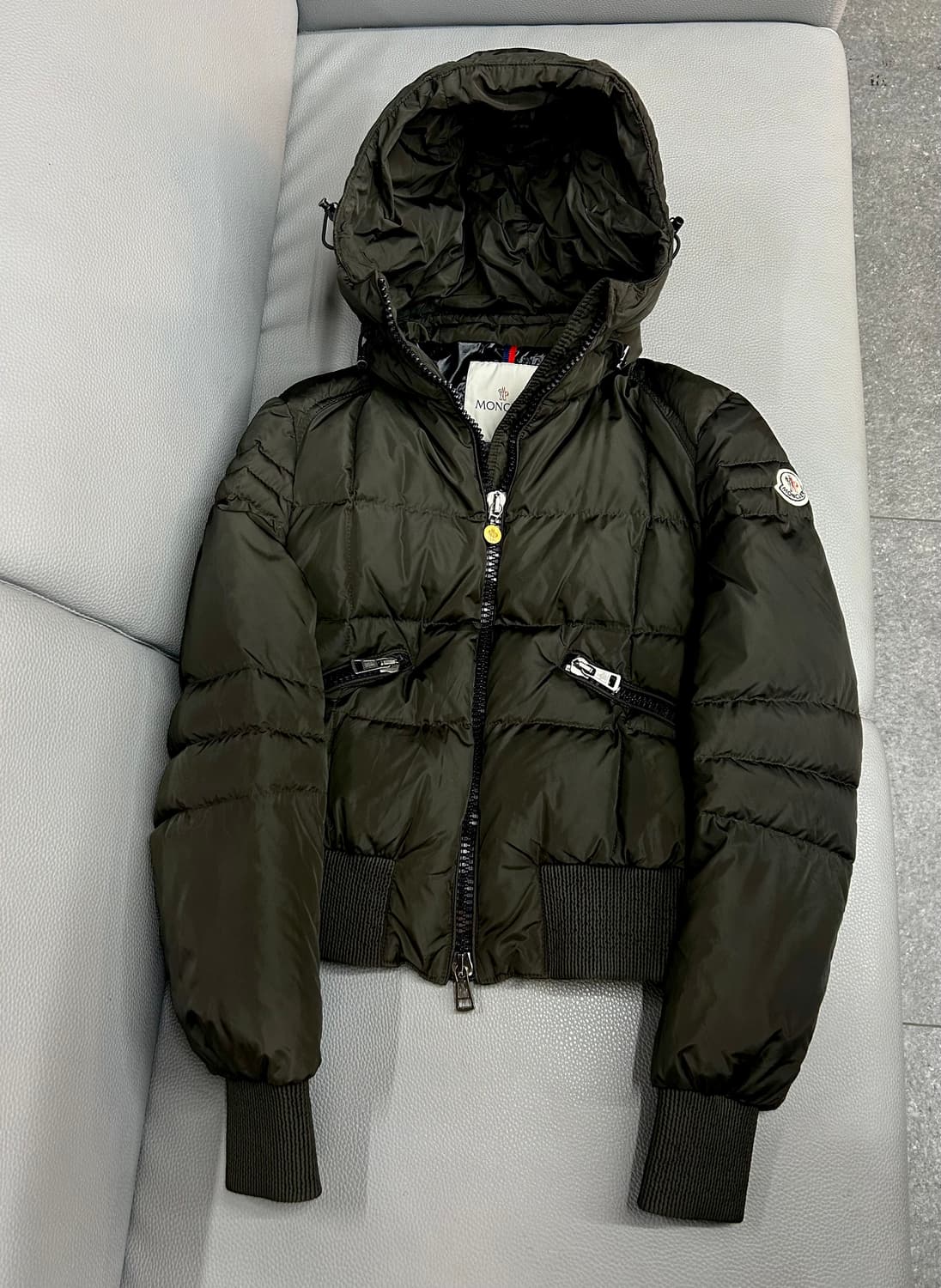 몽클레어 숏패딩(0/44) 상품이미지2