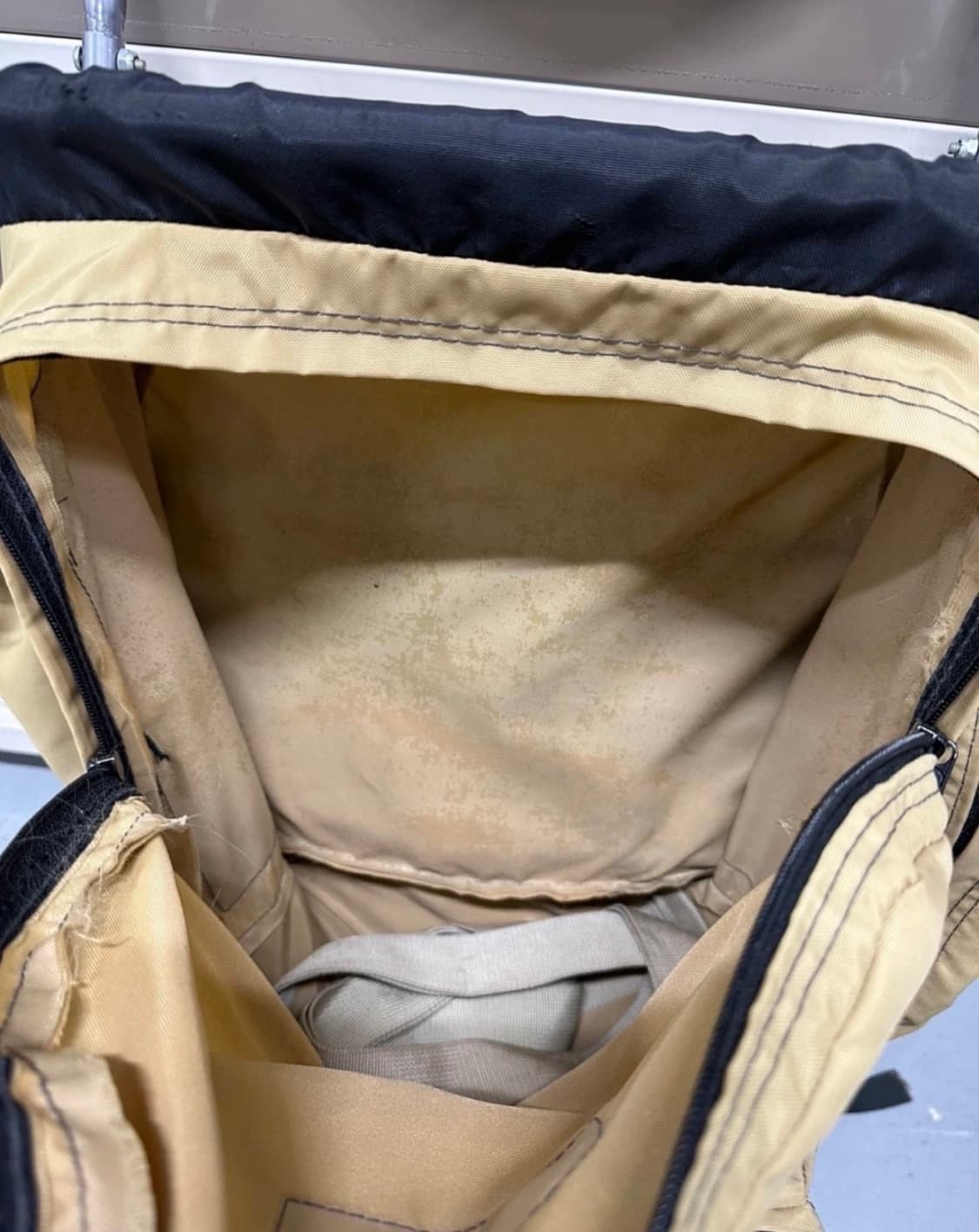 잔스포츠 빈티지 프레임 백팩 상품이미지3