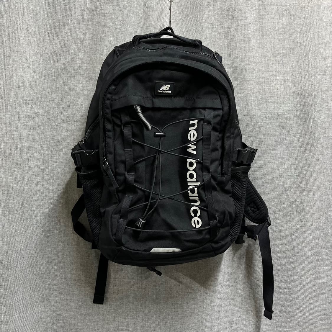 뉴발란스 정품 빅로고 메쉬 블랙 백팩 상품이미지1
