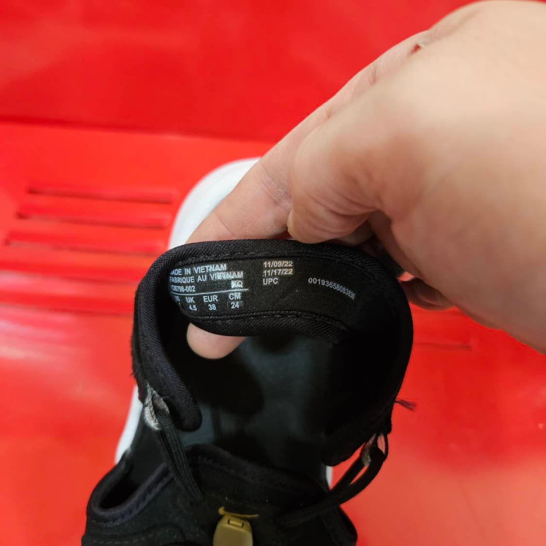 나이키(Nike) 에어 맥스 코코 키높이 샌들
240size 상품이미지4
