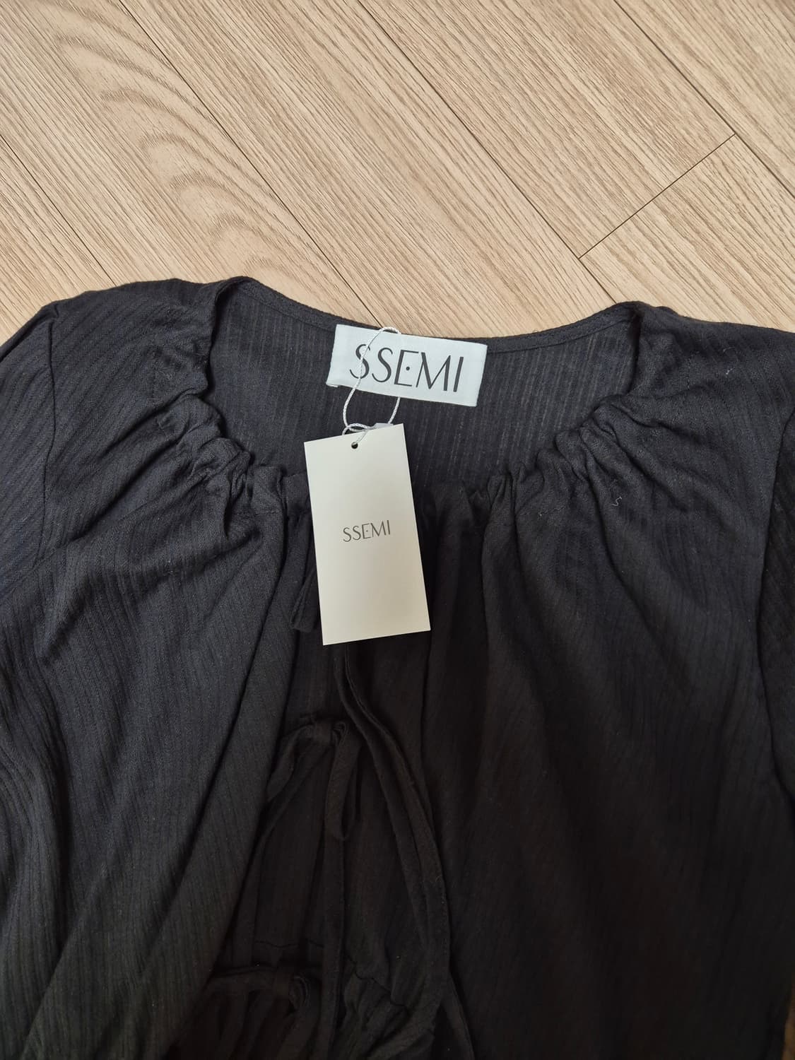 (새상품) SSEMI 세미 블라우스 블랙 상품이미지2