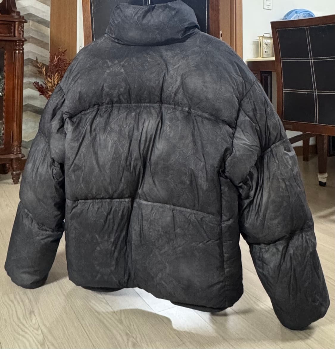 인사일런스 스머핑 그래픽 다운 자켓 Black 상품이미지1