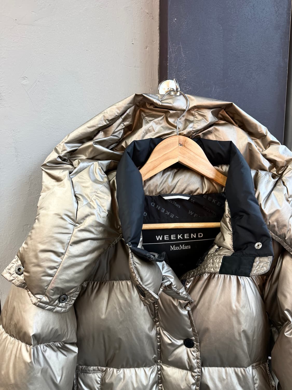 42/ 막스마라 유광 푸퍼 후디드 다운패딩 상품이미지4