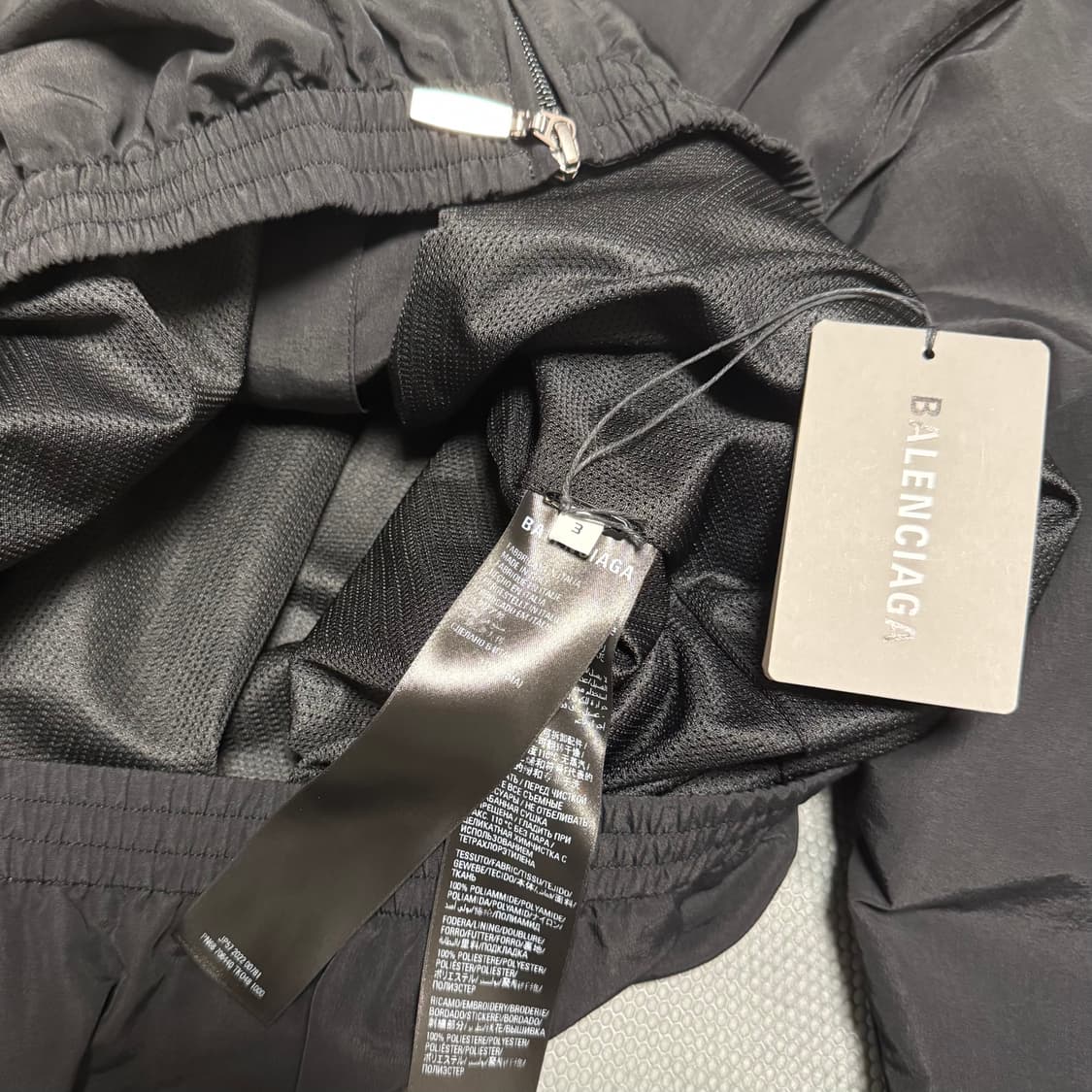 [3] 발렌시아가 스포티 비 오버사이즈 트랙자켓 블랙 상품이미지4