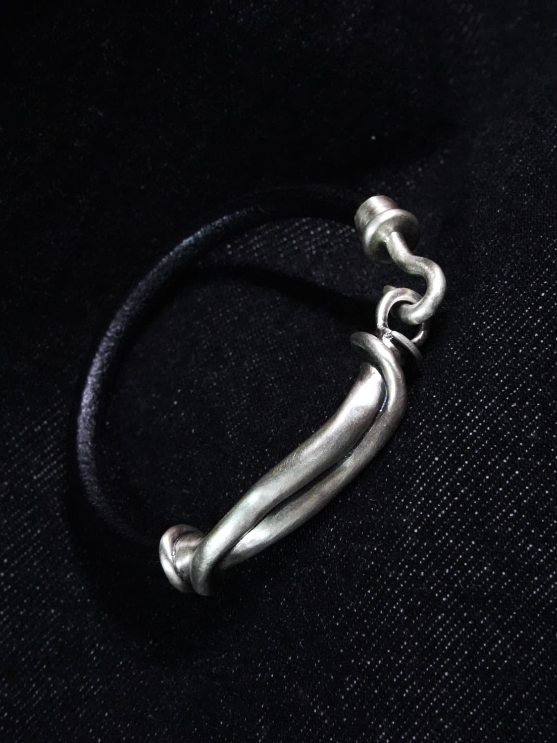 은팔찌 근데 가죽끈이 있는 상품이미지1