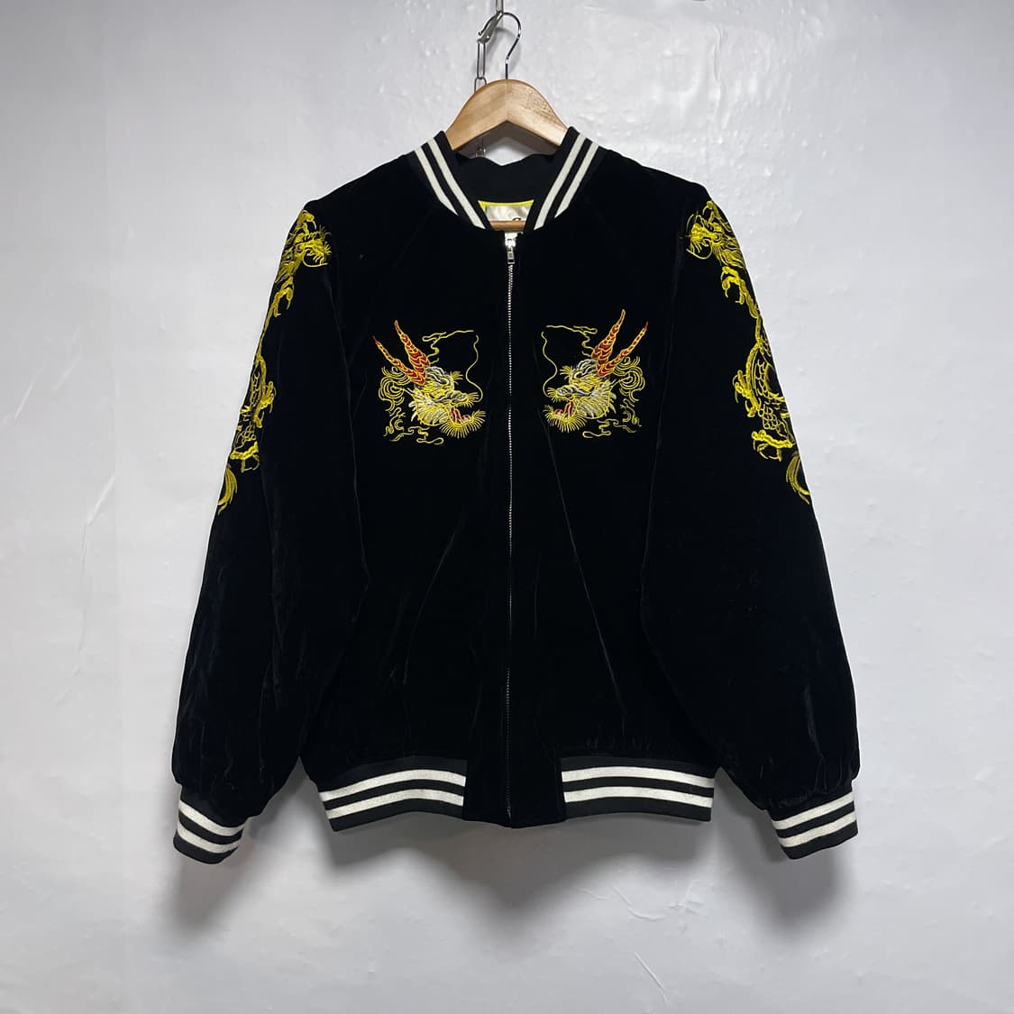 블랙 벨벳 용 자수 봄버 자켓 스카잔 스타디움자켓 상품이미지1