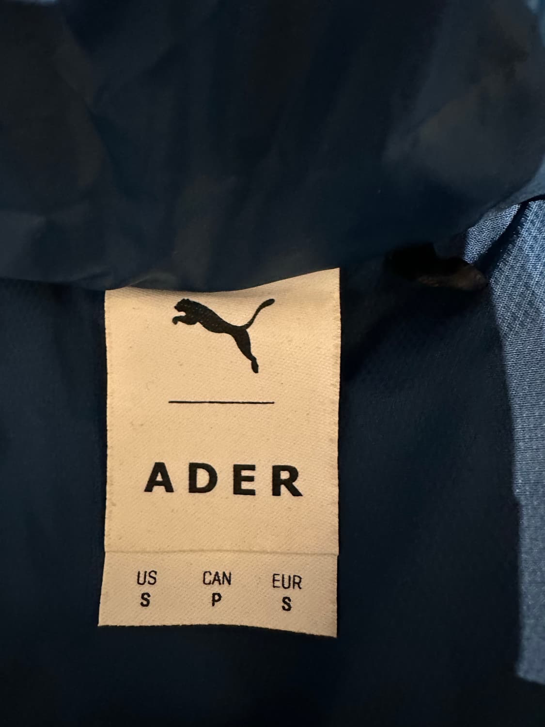 푸마 x 아더에러 다운 푸퍼 네이비 s 상품이미지4