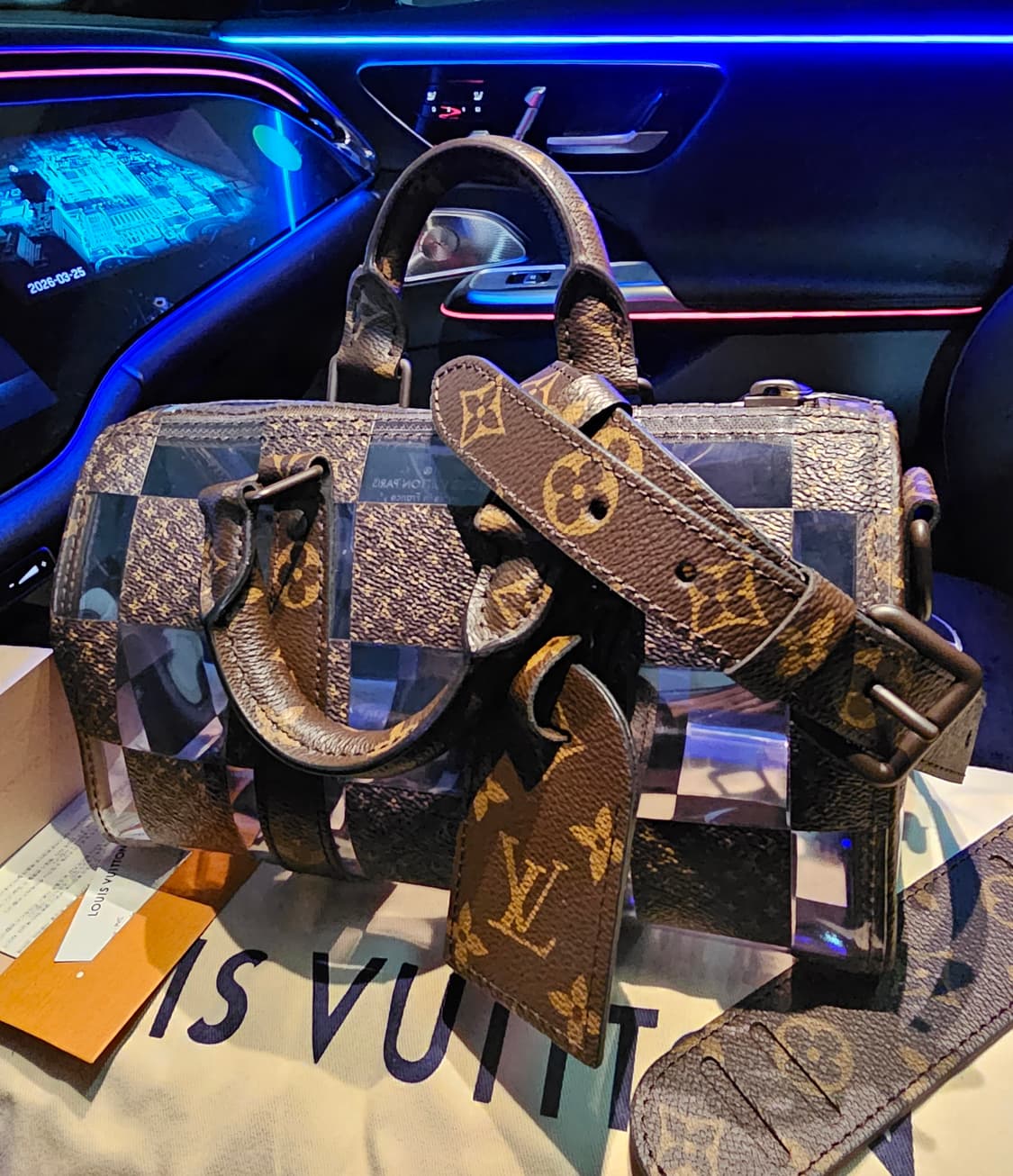 루이비통 버질아블로 투명 다미에 모노그램 키폴25 크로스백 상품이미지1