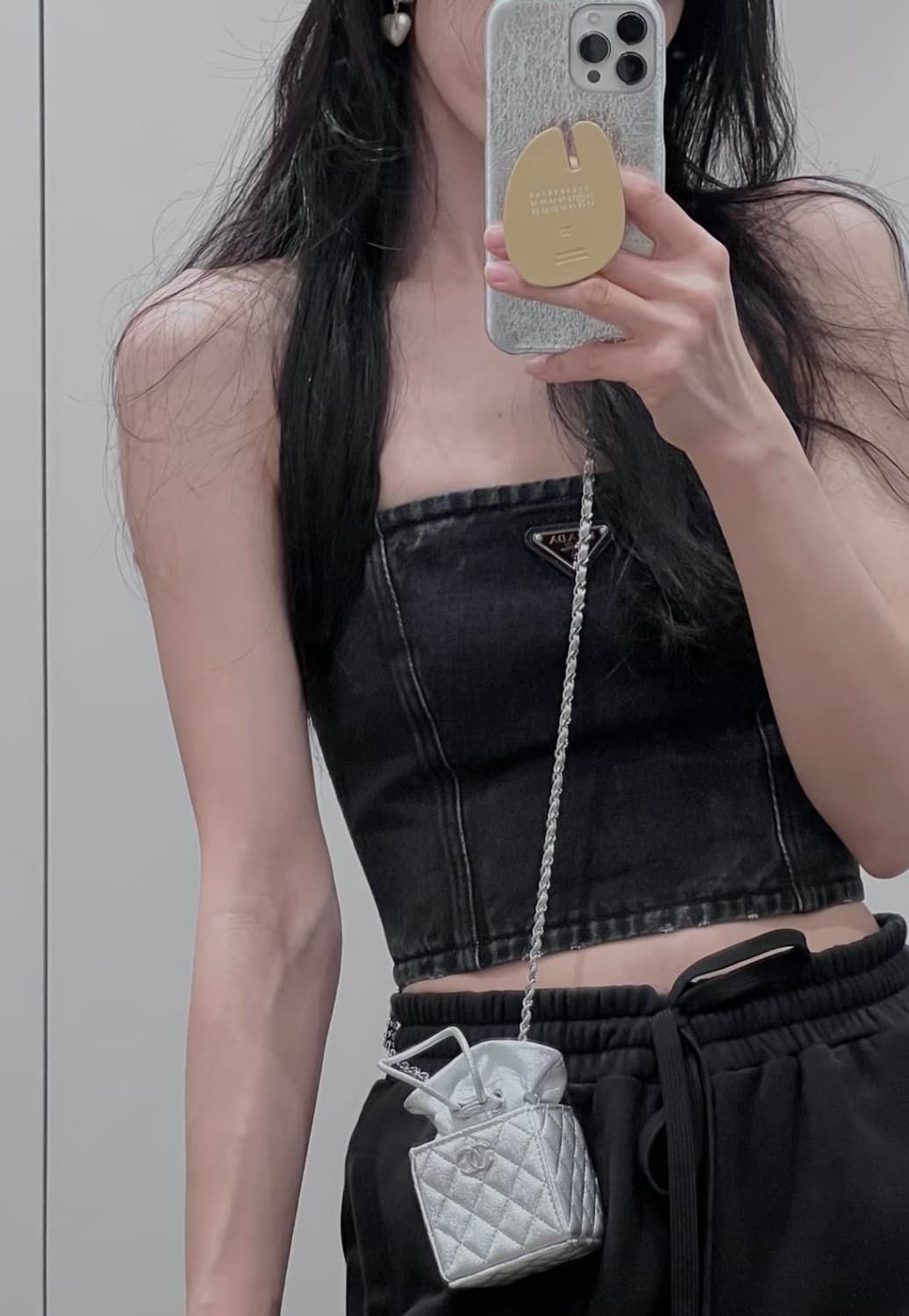 샤넬 뷰티 노벨티 미니 버킷백 크로스백 실버 상품이미지5