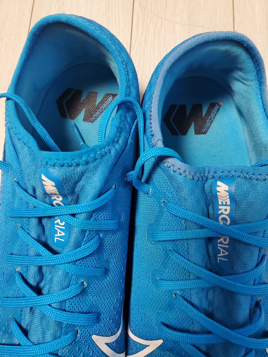 나이키 머큐리얼 베이퍼 13 프로 TF 사이즈280

여러 중고사이트에도 상품이미지3