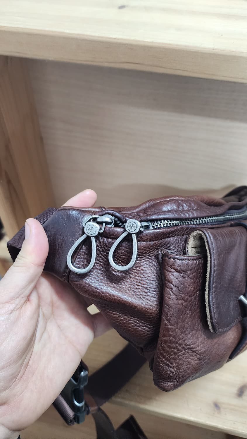 TOUGH 브라운 가죽 웨이스트백 힙색 상품이미지3