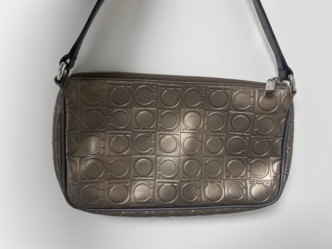 페라가모 에나멜 미니 숄더백 상품이미지2