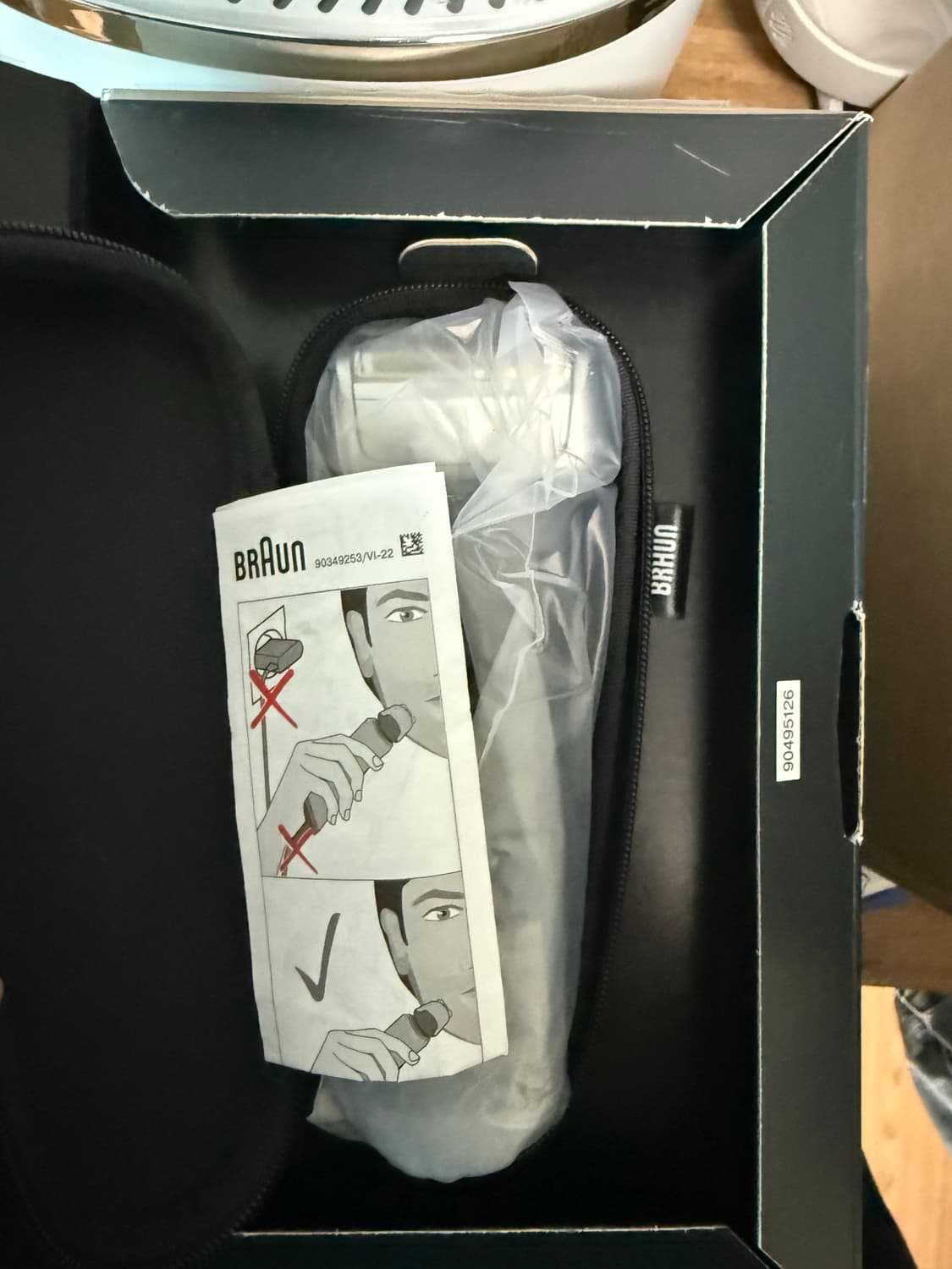 브라운 면도기S8 8563CC+세척액6개 상품이미지4