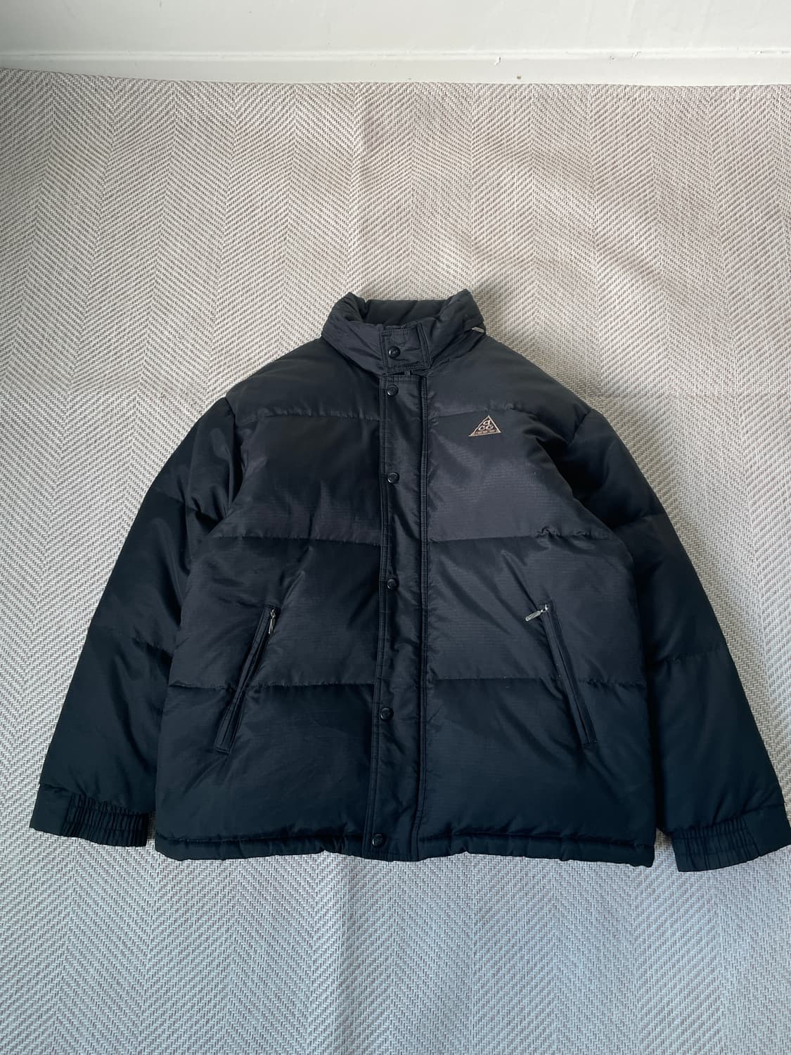 나이키 ACG 화이트스포츠다운 블랙 리플스탑 패딩 J03218 상품이미지1