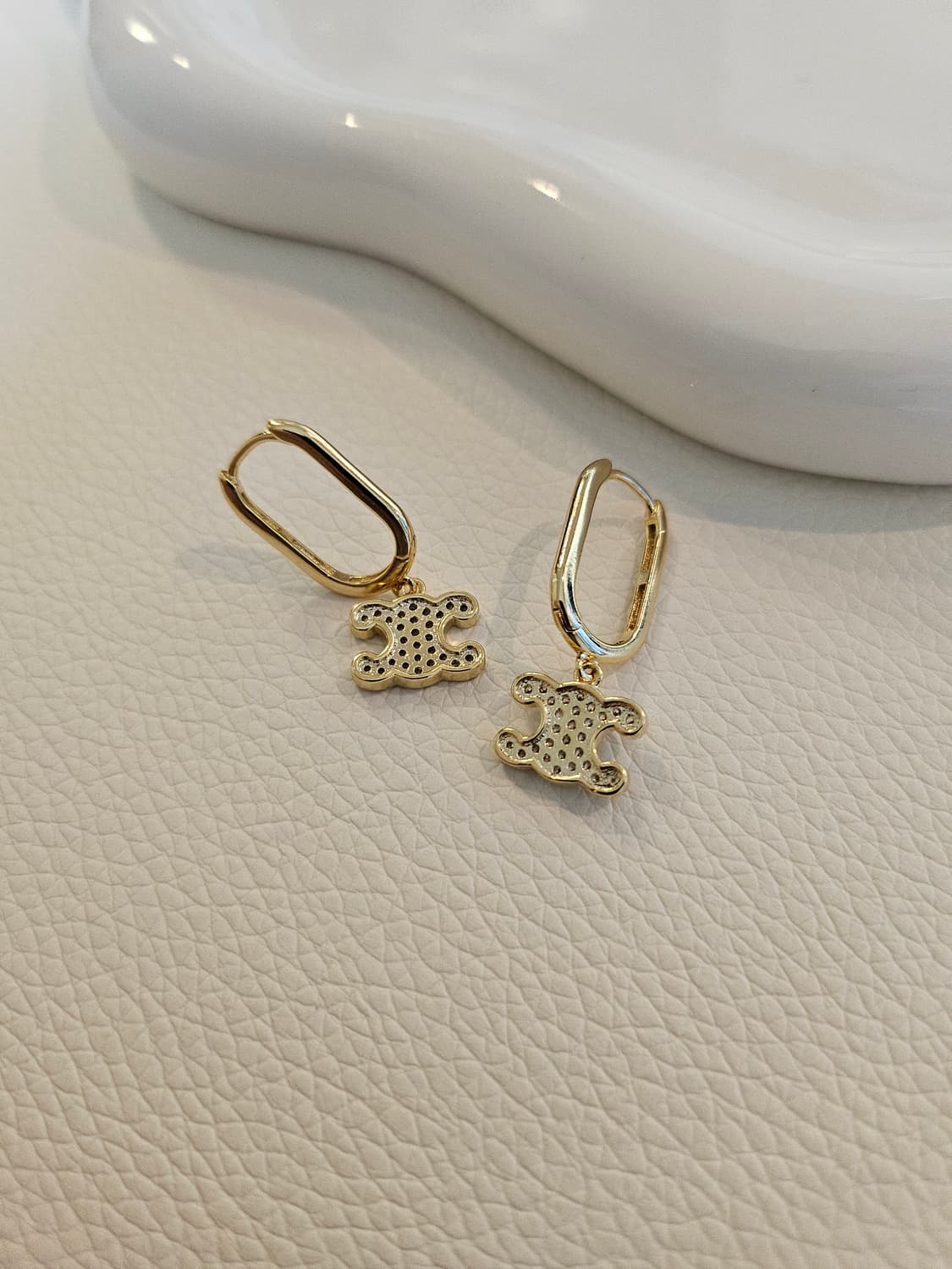 셀린느 라인스톤 트리옹프 원터치 귀걸이 금장 상품이미지5