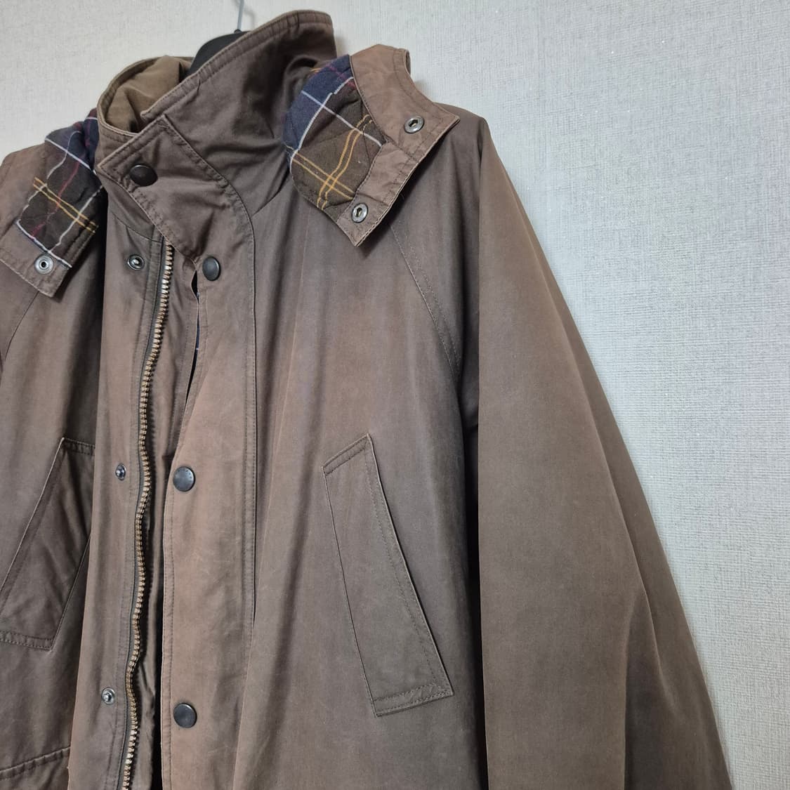 바버 Barbour 에이징 후드 왁스자켓 (탈부착 가능, 왁스끼X) 상품이미지2