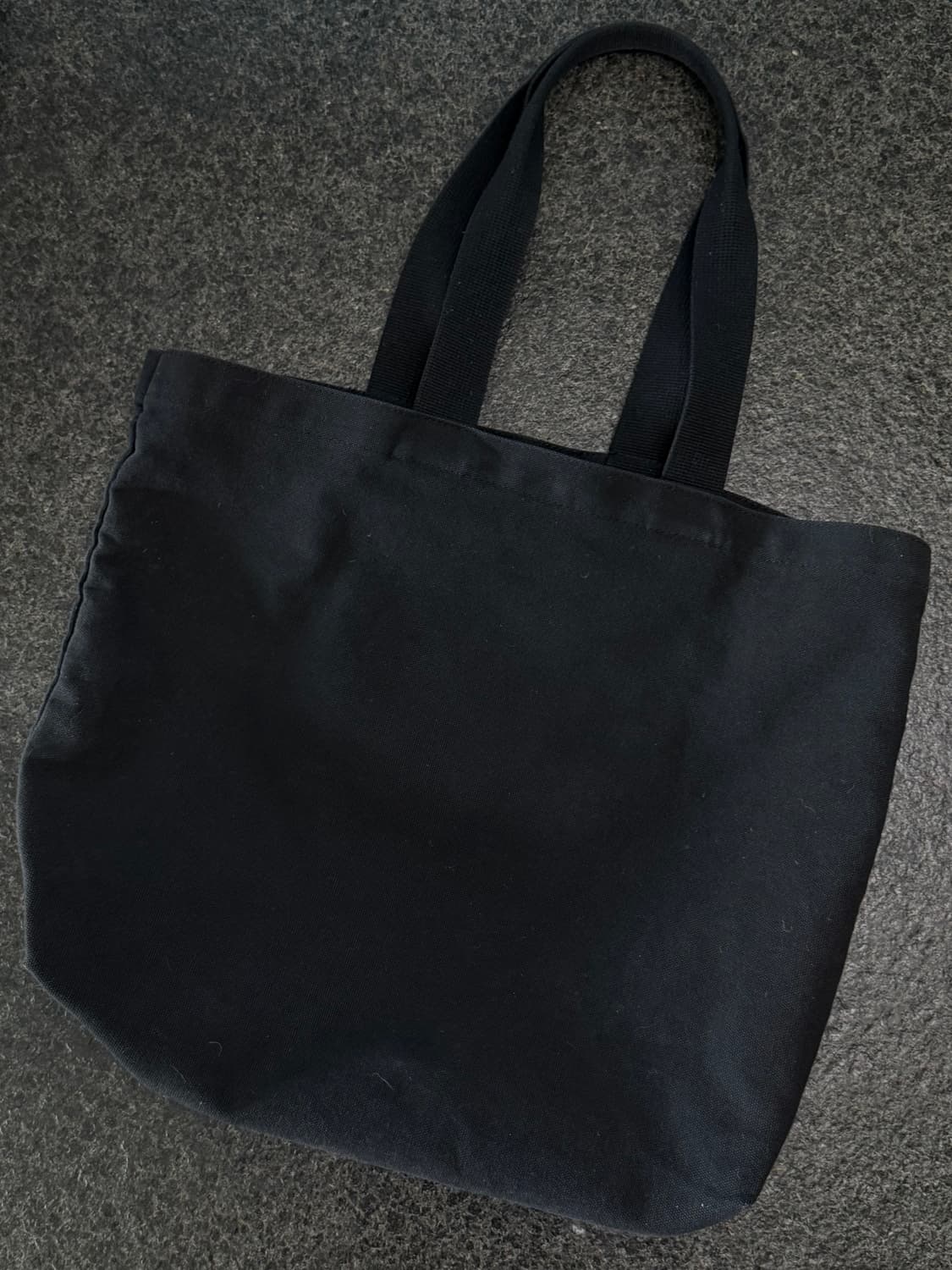 마뗑킴 마뗑 로고 에코백 블랙 상품이미지4