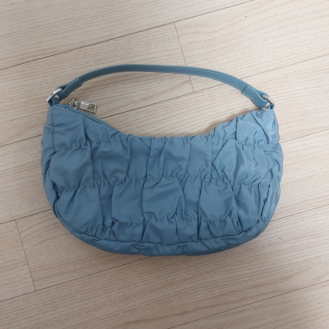 망고 루시드 바게트백 스카이블루 상품이미지2