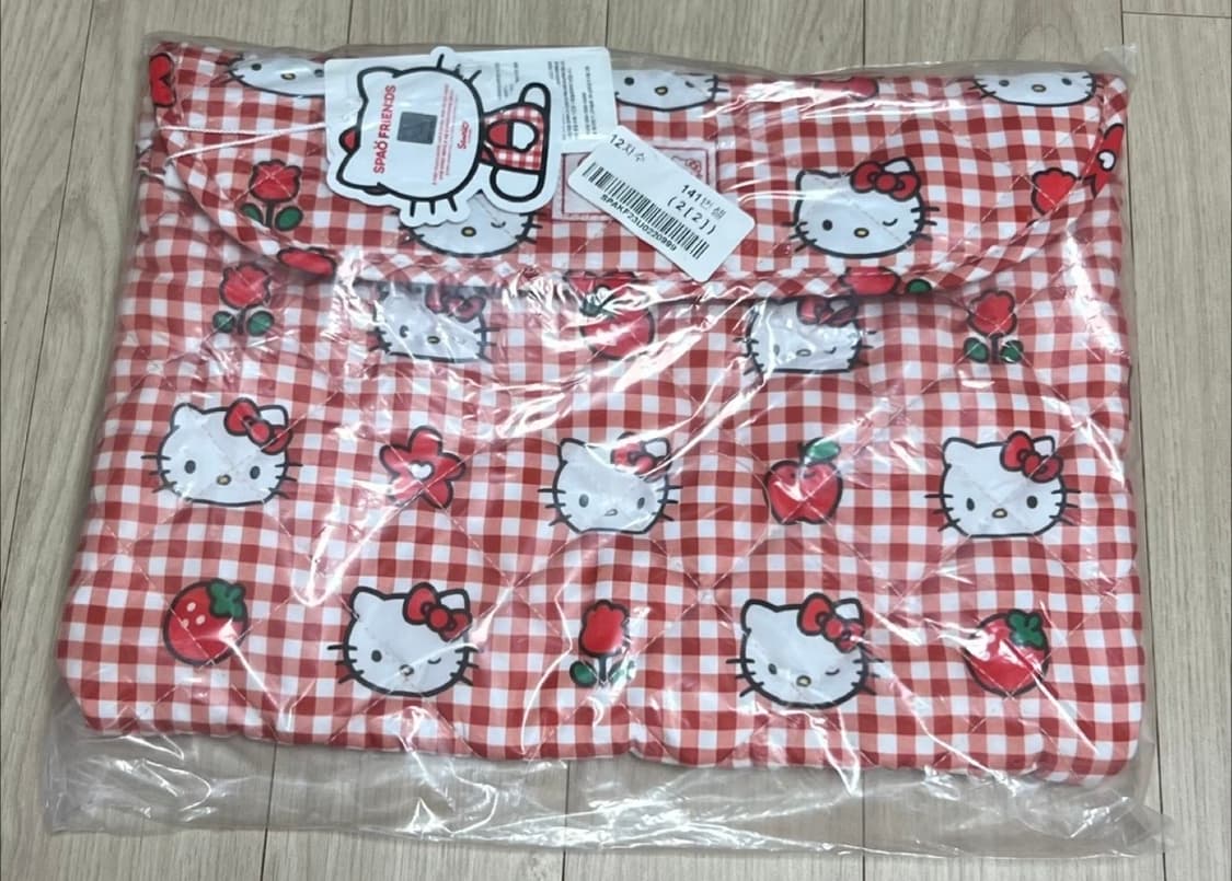 (새제품)스파오 헬로키티 노트북 파우치 상품이미지1