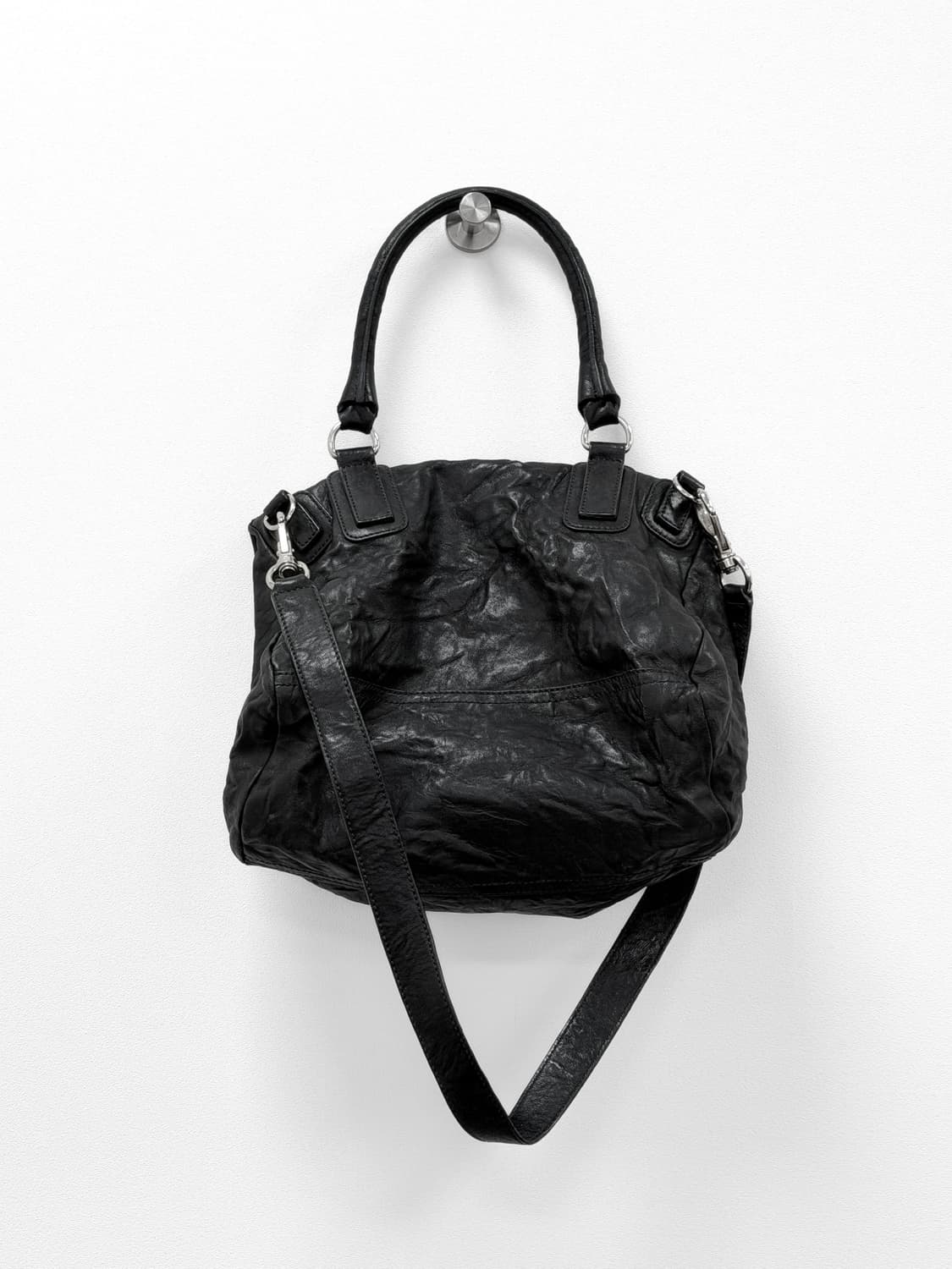 지방시 판도라 미디움 블랙 링클 레더 숄더백 상품이미지3