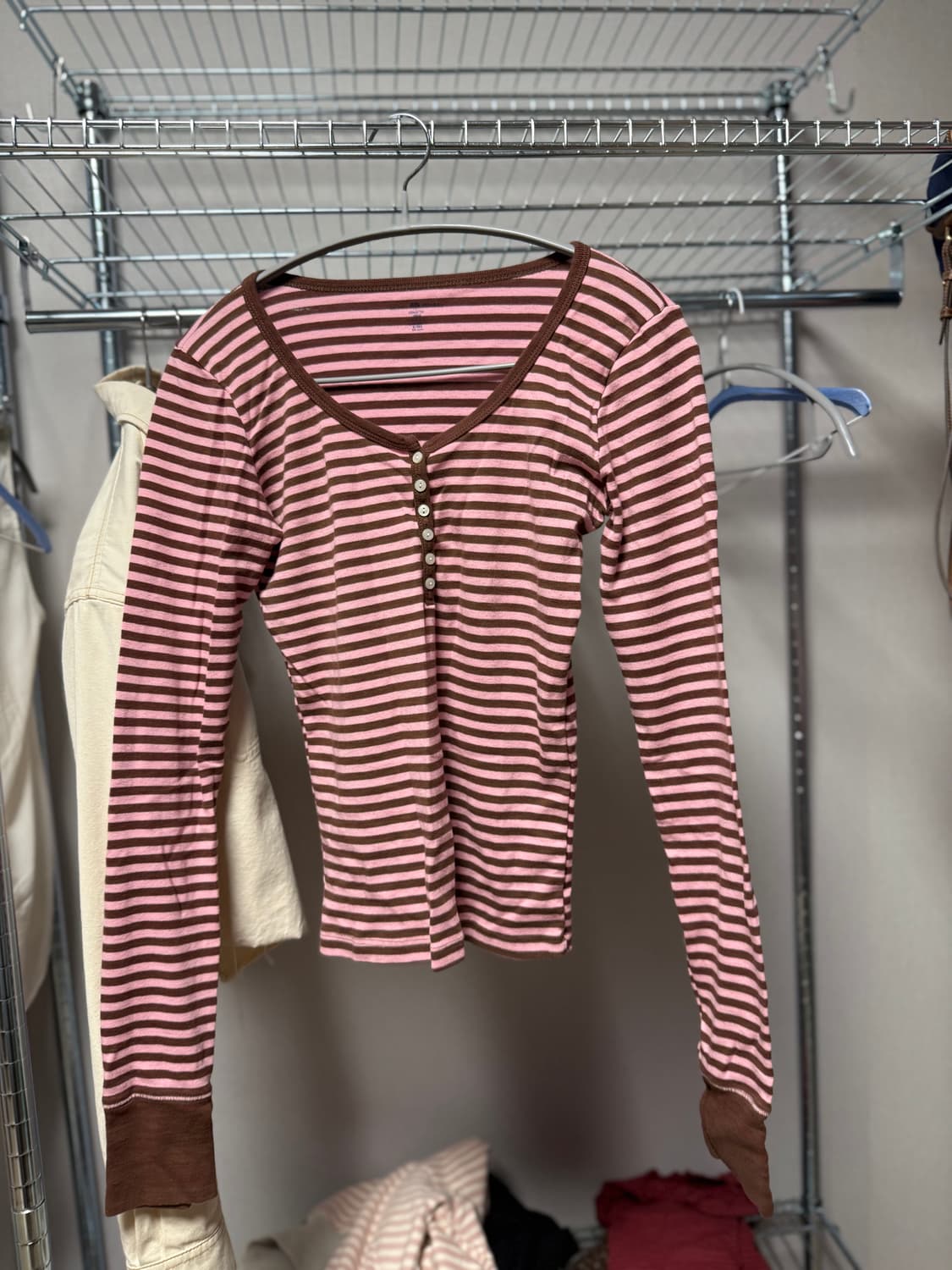Brandy melville 브랜디 멜빌 티셔츠 상품이미지1