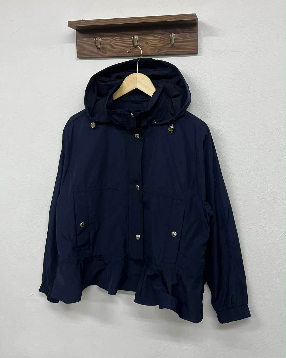 [90] 시슬리 25ss 신형 아이콘 로고 네이비 숏 셔링 자켓 상품이미지8