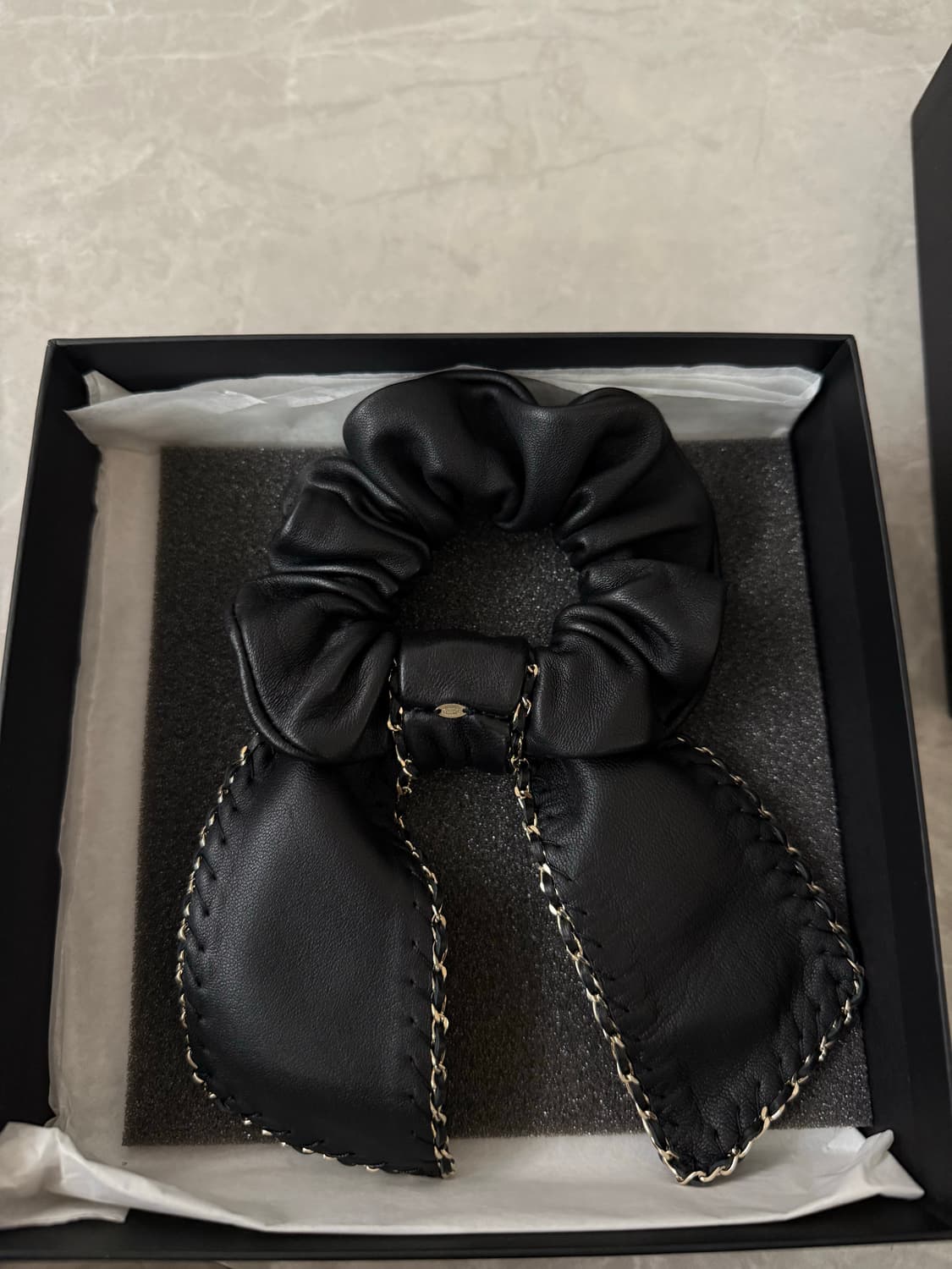 샤넬 헤어 슈슈 곱창 스크런치 헤어밴드 상품이미지2