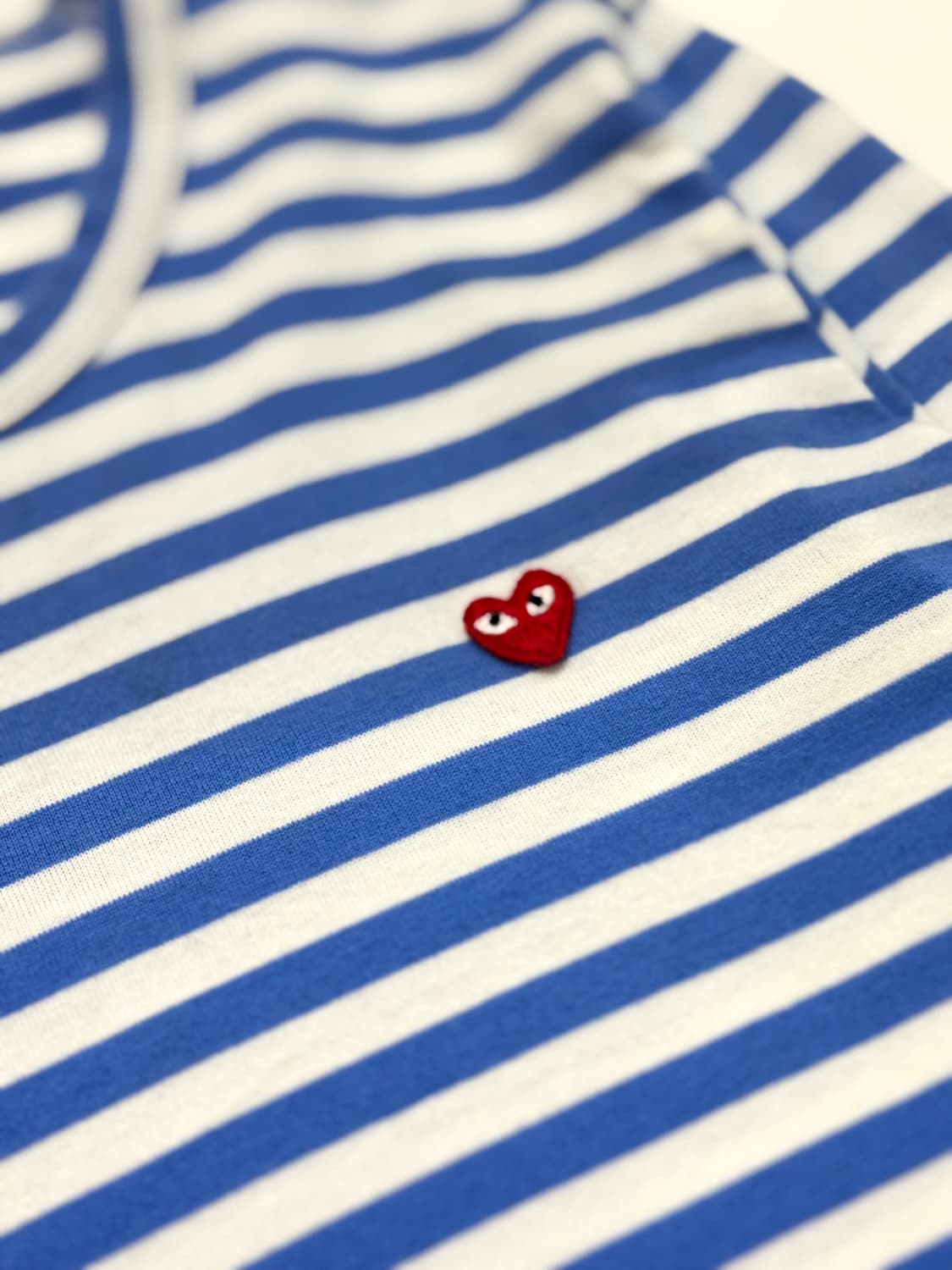꼼데가르송 리틀레드하트로고 블루 화이트스트라이프 롱슬리브 상품이미지5