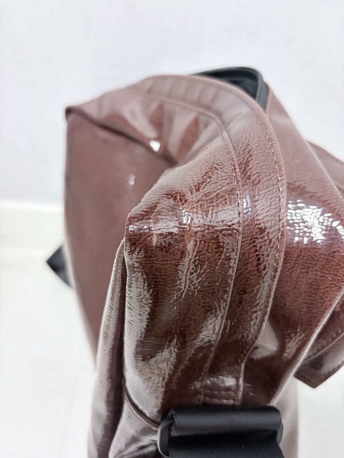 레귤라 코팅 크로스백 상품이미지5