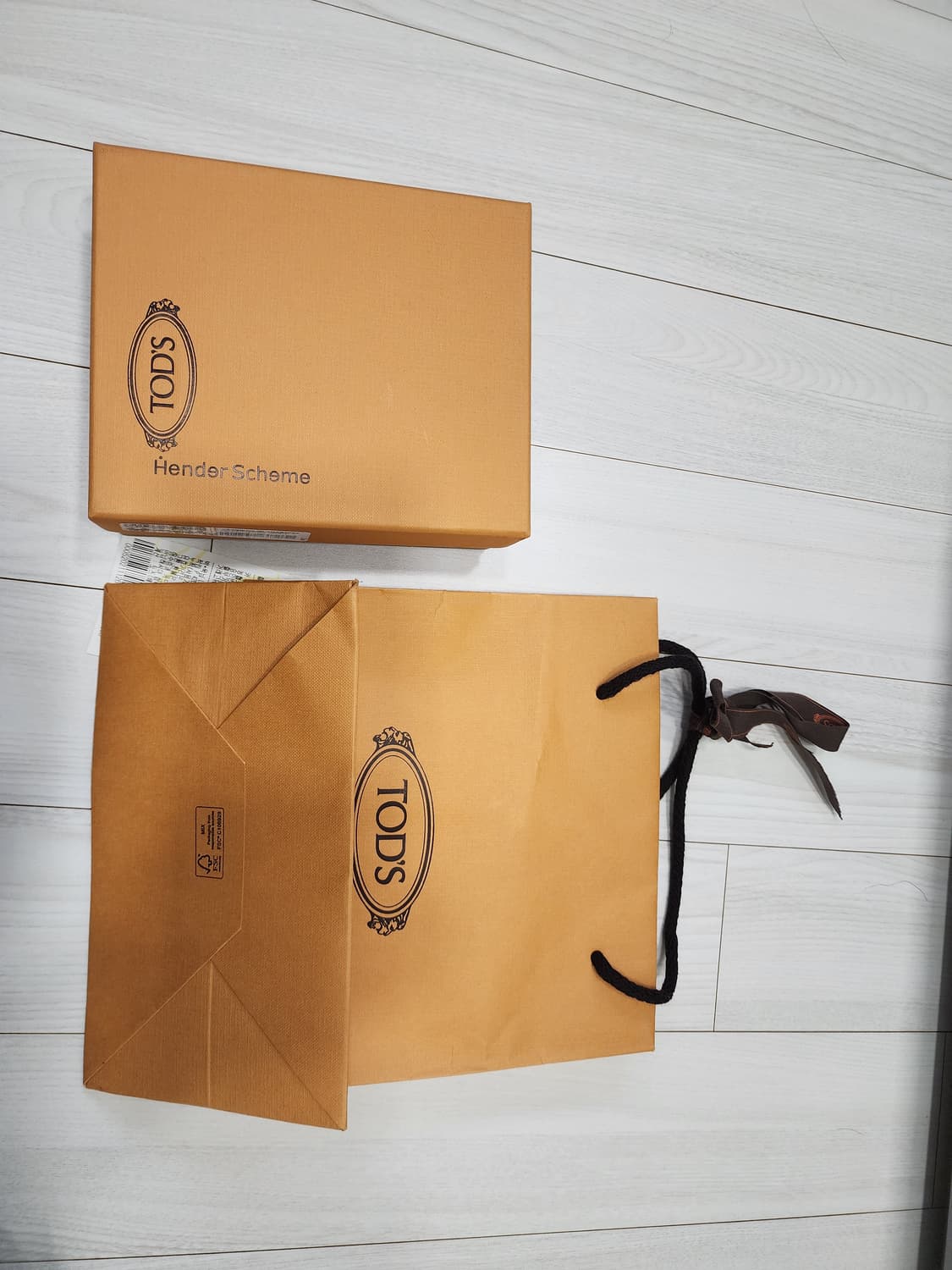 (새제품)Tod's x Henderschem 레더지갑 토즈 헨더스킴 상품이미지3